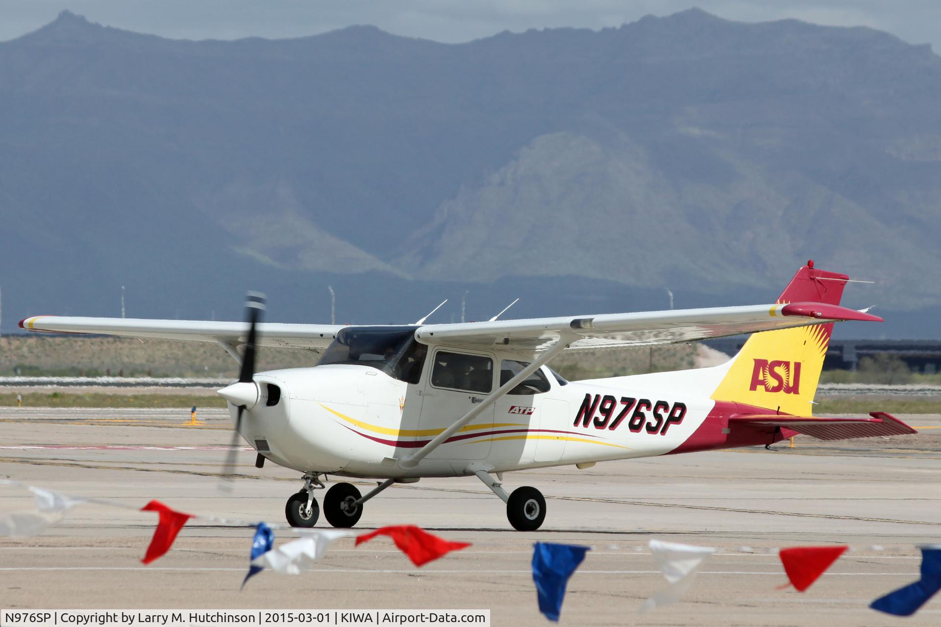 N976SP, 1999 Cessna 172S C/N 172S8198, Phoenix-Mesa Gateway, Mesa AZ