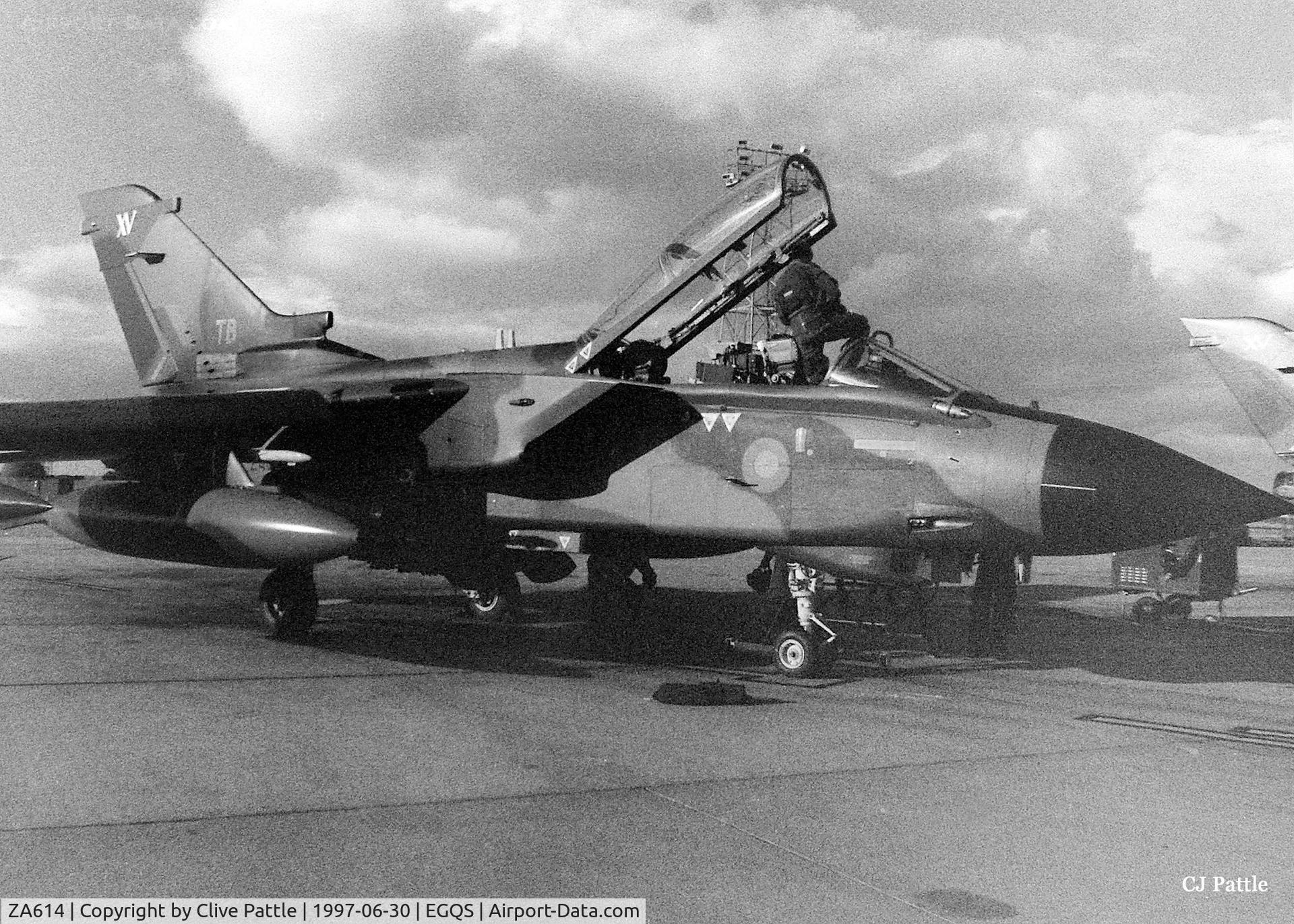ZA614, 1982 Panavia Tornado GR.1 C/N 153/BS050/3078, Pictured on the ramp at RAF Lossiemouth whilst coded TB with the resident 15 (R) Sqn RAF