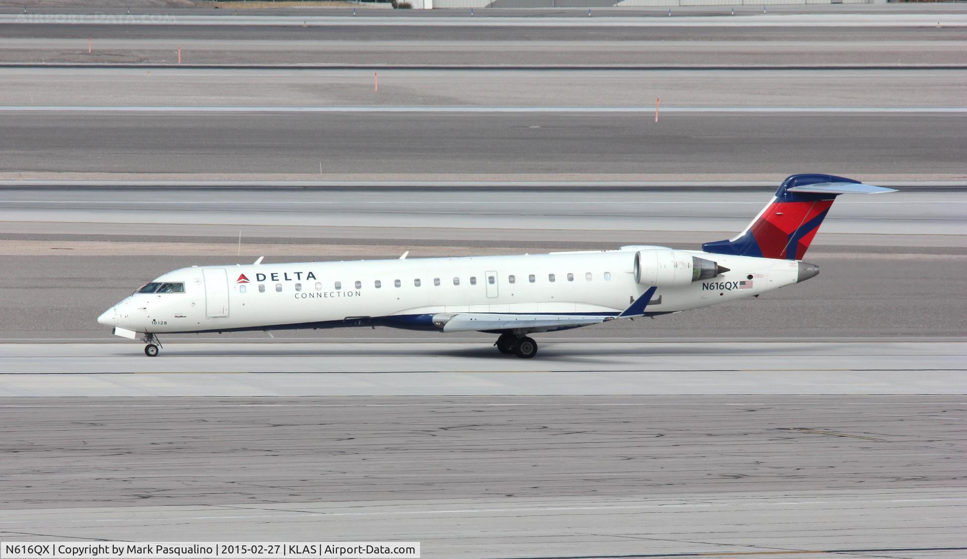 N616QX, 2003 Bombardier CRJ-701 (CL-600-2C10) C/N 10128, CL-600-2C10