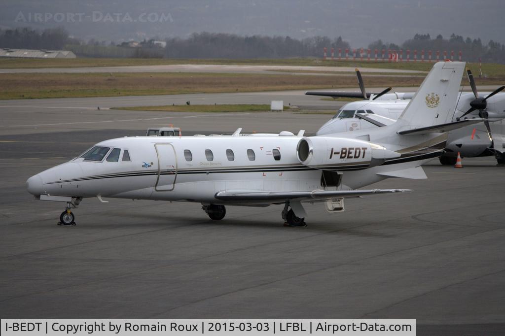 I-BEDT, 2001 Cessna 560XL Citation Excel C/N 560-5172, Parked