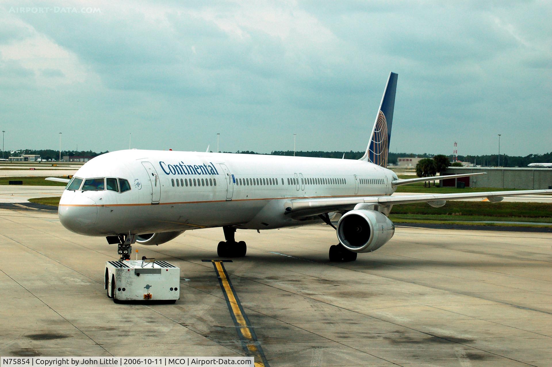 N75854, 2002 Boeing 757-324 C/N 32813, Continental Push Back - Orlando