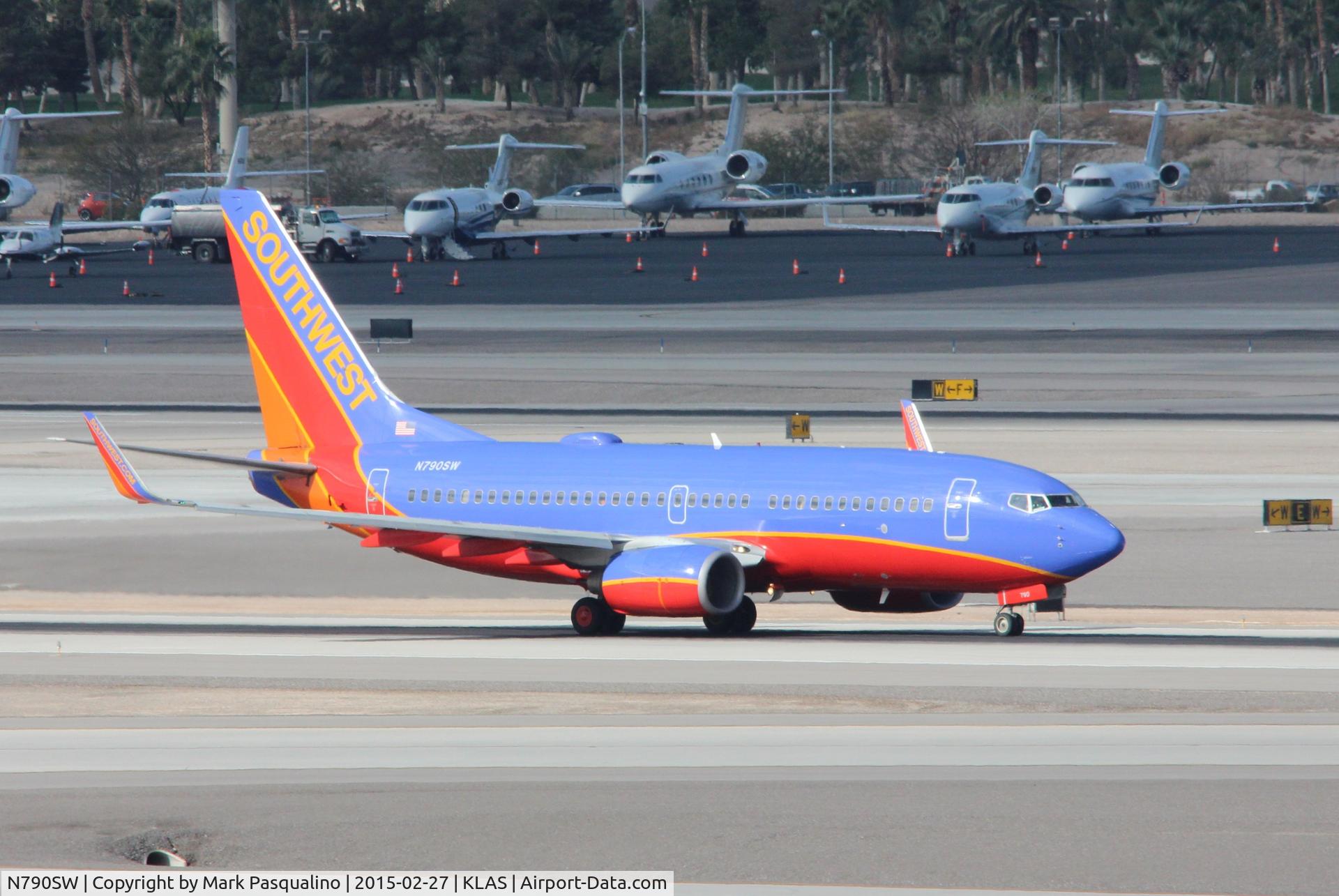 N790SW, 2000 Boeing 737-7H4 C/N 30604, Boeing 737-700