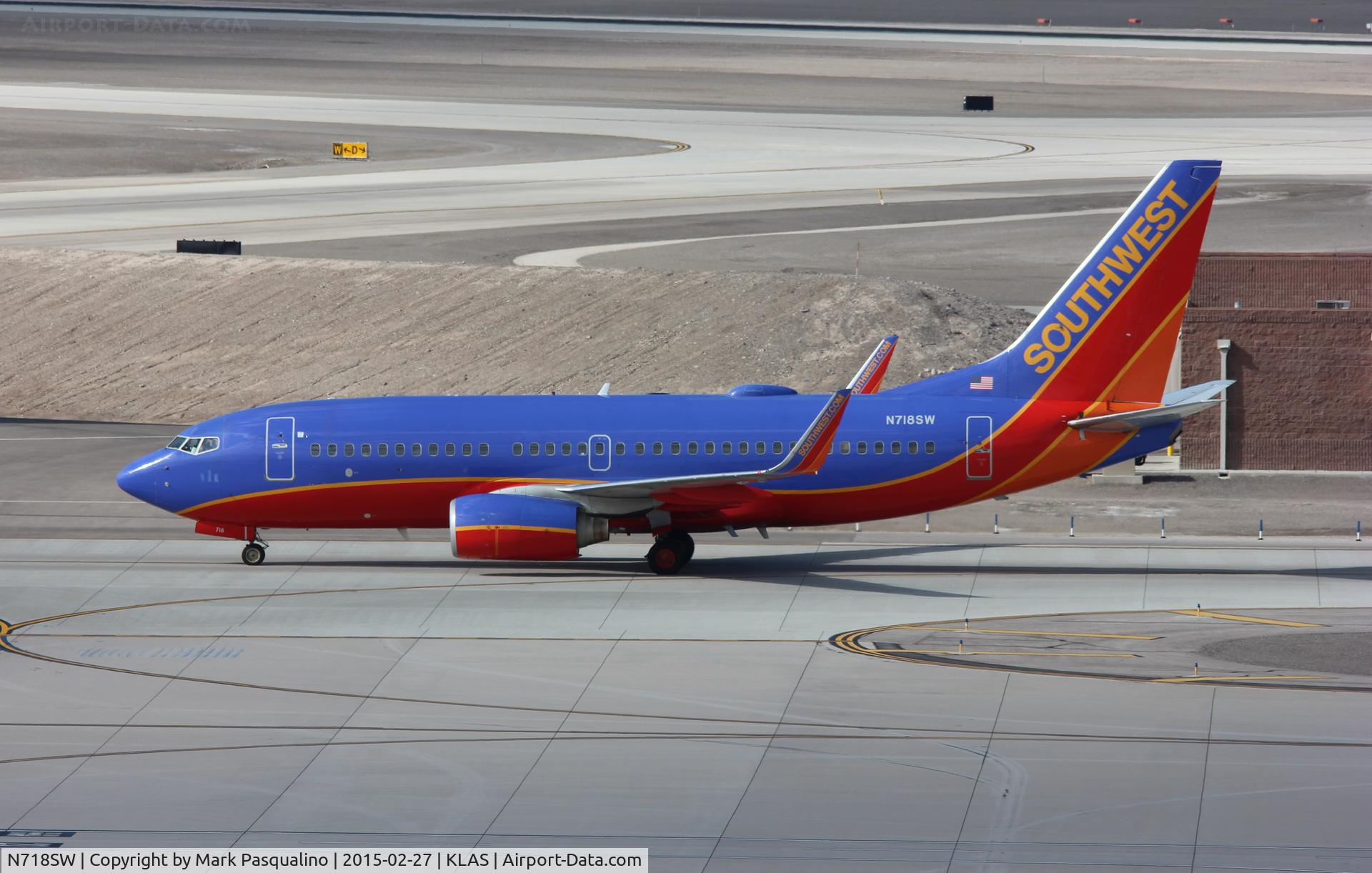 N718SW, 1998 Boeing 737-7H4 C/N 27852, Boeing 737-700