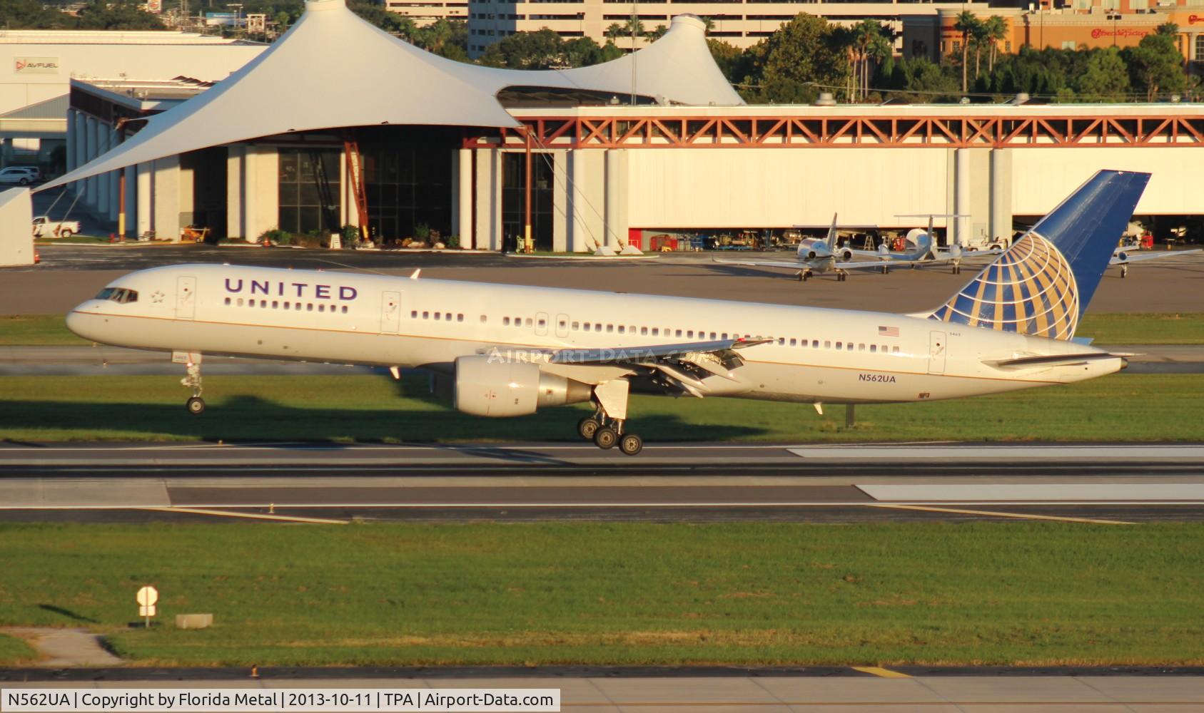 N562UA, 1992 Boeing 757-222 C/N 26664, United 757