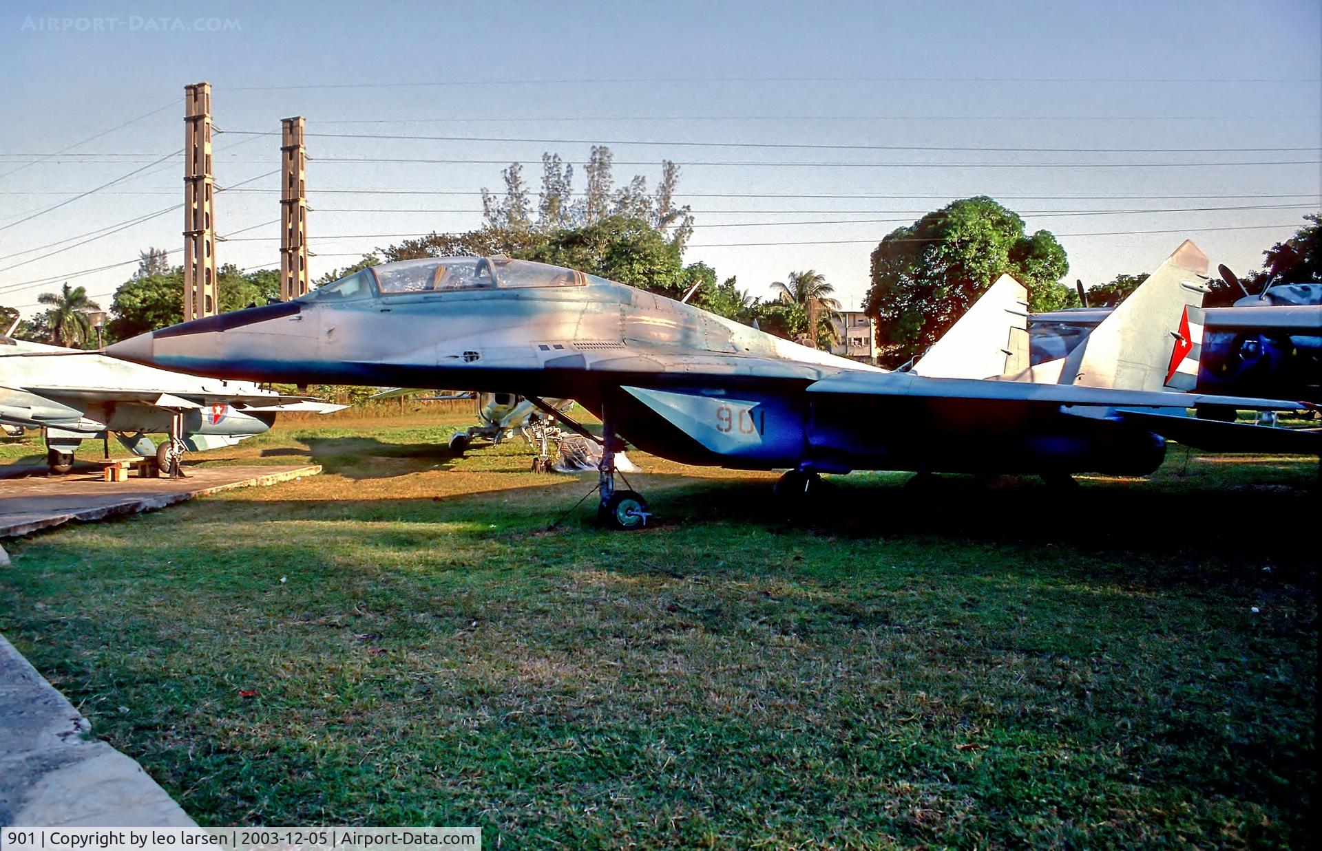 901, Mikoyan-Gurevich MiG-29UB C/N N50903014717, Museo del Aire Havana 5.12.03