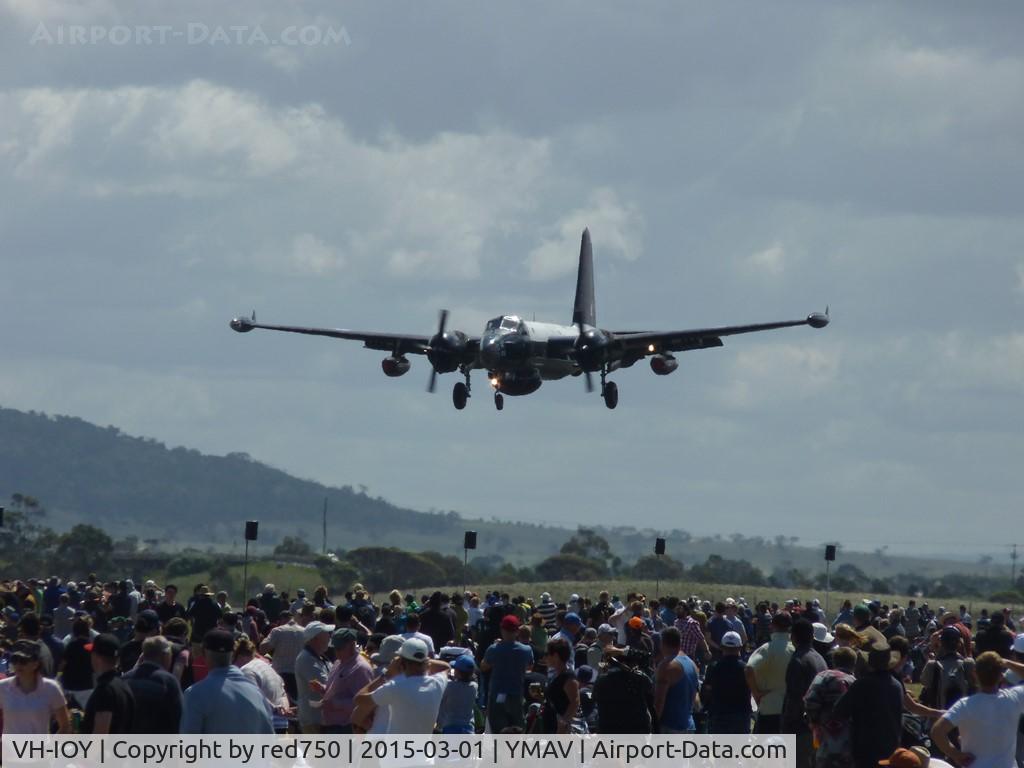 VH-IOY, 1961 Lockheed SP-2H (P2V-7S) Neptune C/N 726-7273, Lockheed Neptune VH-IOY onn short final at Avalon 2015
