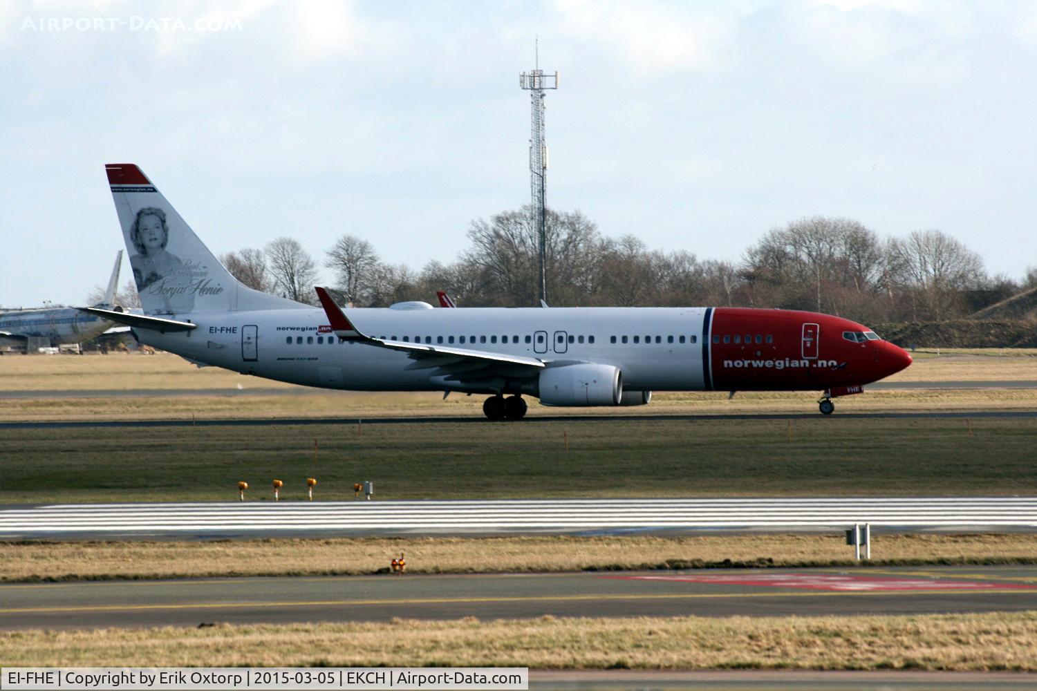 EI-FHE, 2008 Boeing 737-8Q8 C/N 35280, EI-FHE taxing for take off rw 04R