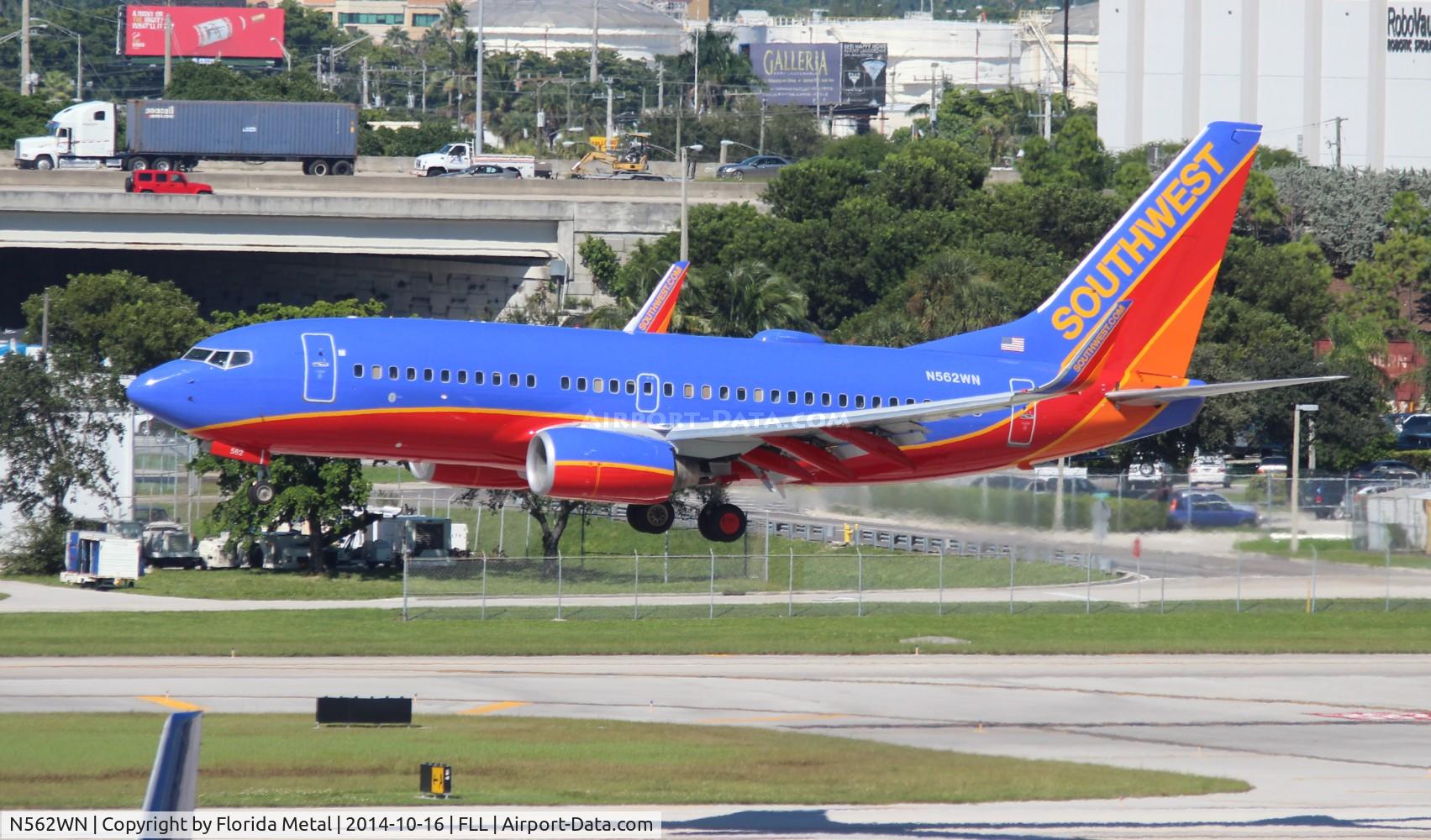 N562WN, 2000 Boeing 737-790 C/N 30778, Southwest 737