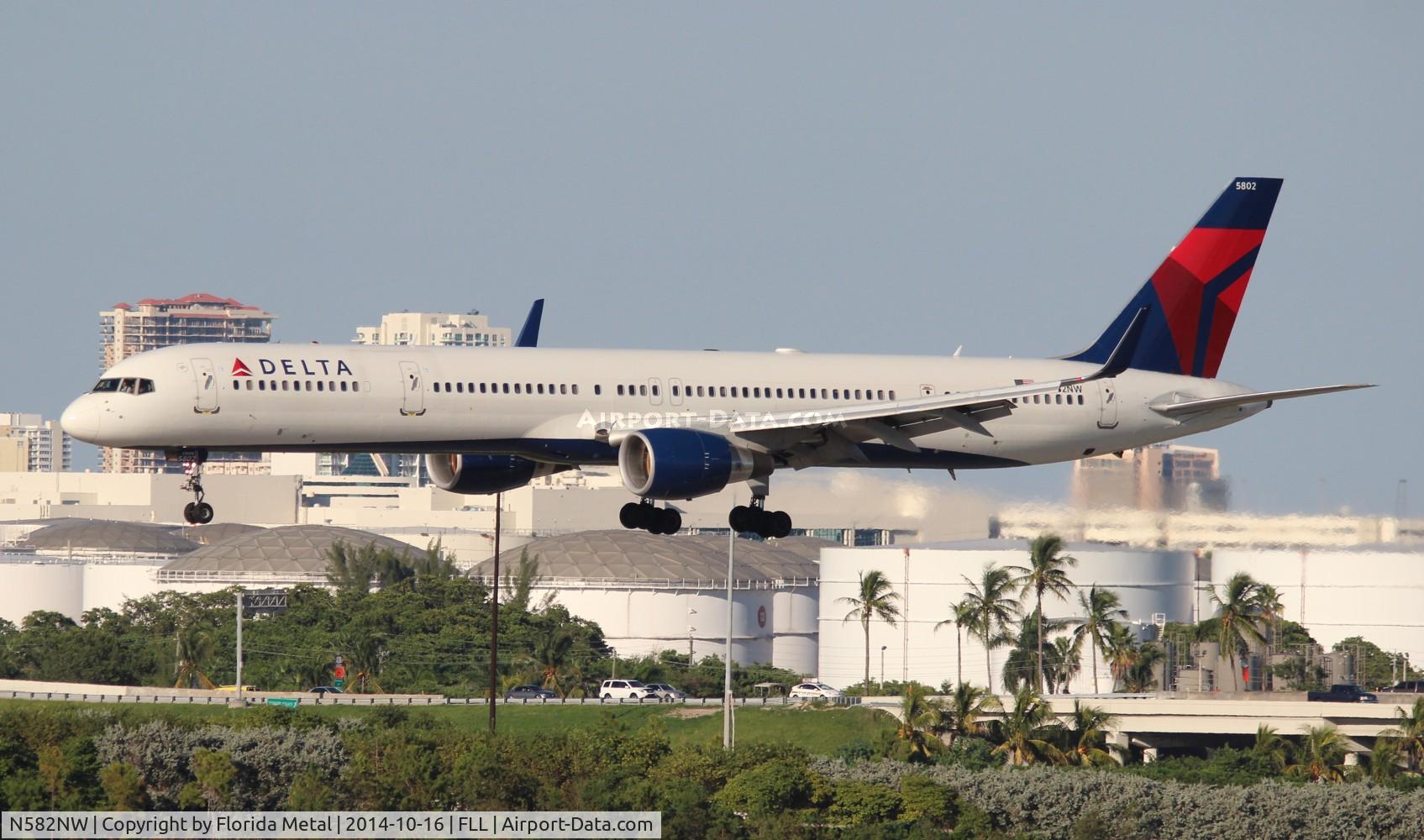 N582NW, 2002 Boeing 757-351 C/N 32981, Delta 757-300