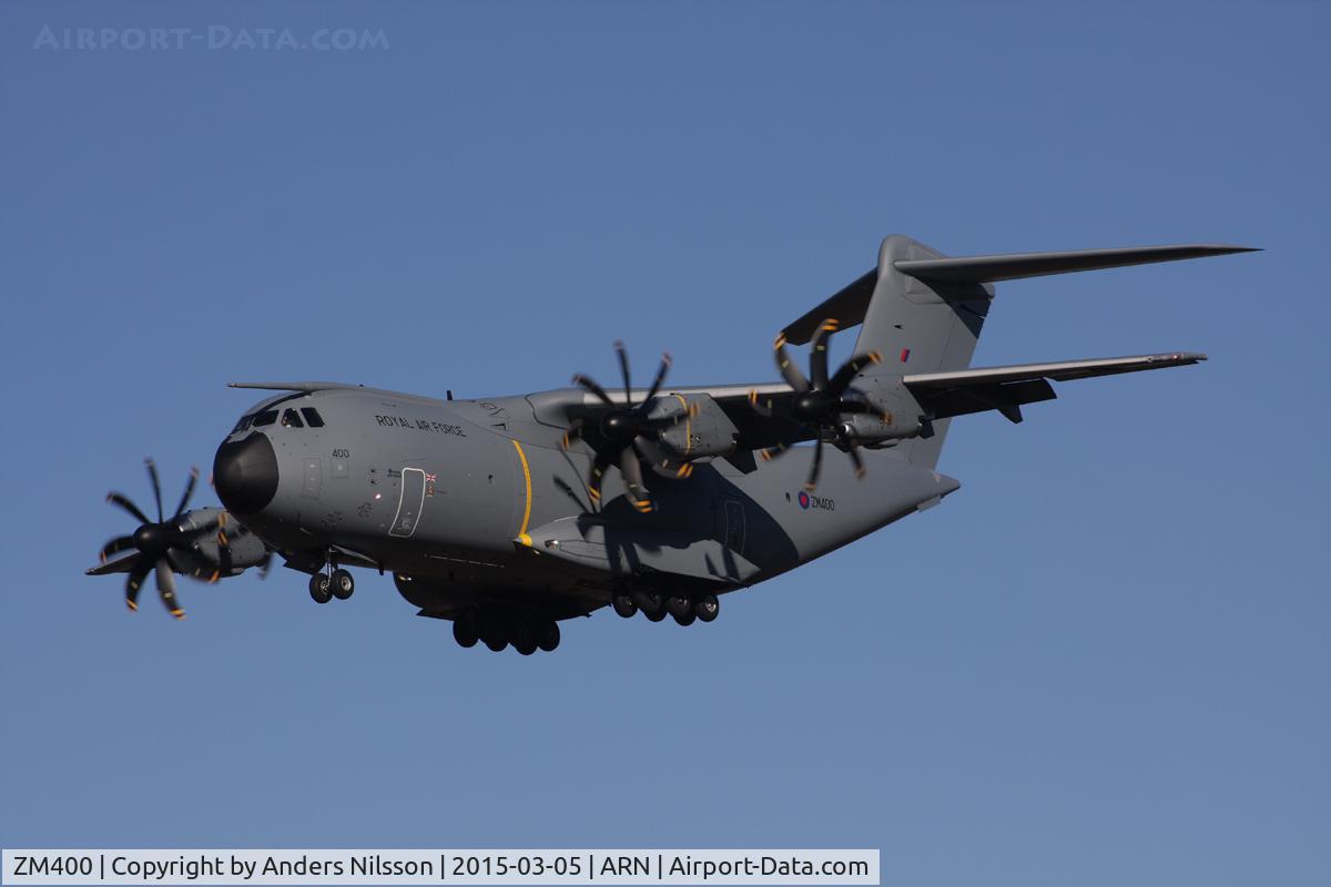 ZM400, 2014 Airbus A400M Atlas C.1 C/N 015, On short final runway 26.