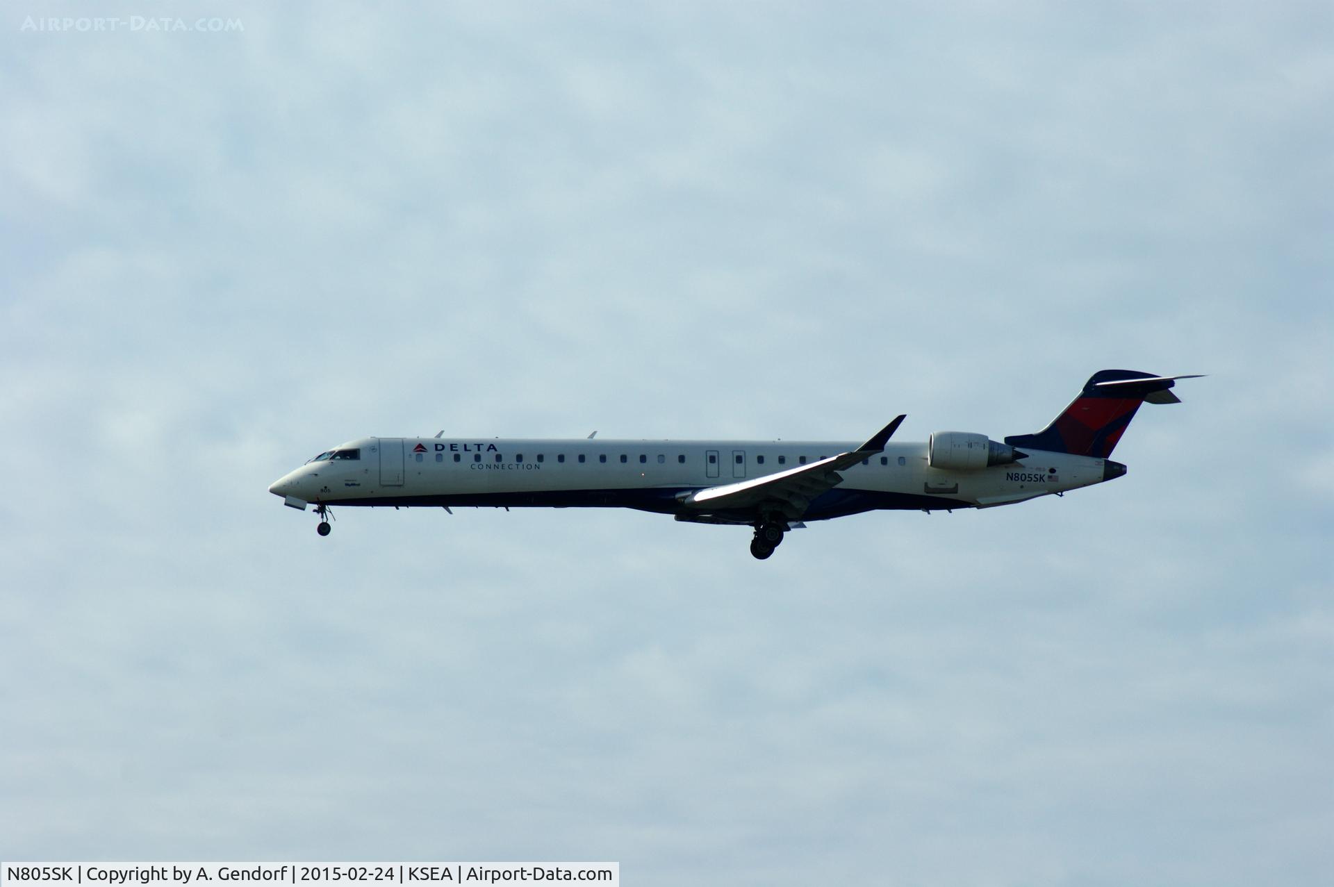 N805SK, 2006 Bombardier CRJ-900ER (CL-600-2D24) C/N 15069, Sky West, Delta Connection cs., is here on short finals RWY16C at Seattle-Tacoma Intl.(KSEA)