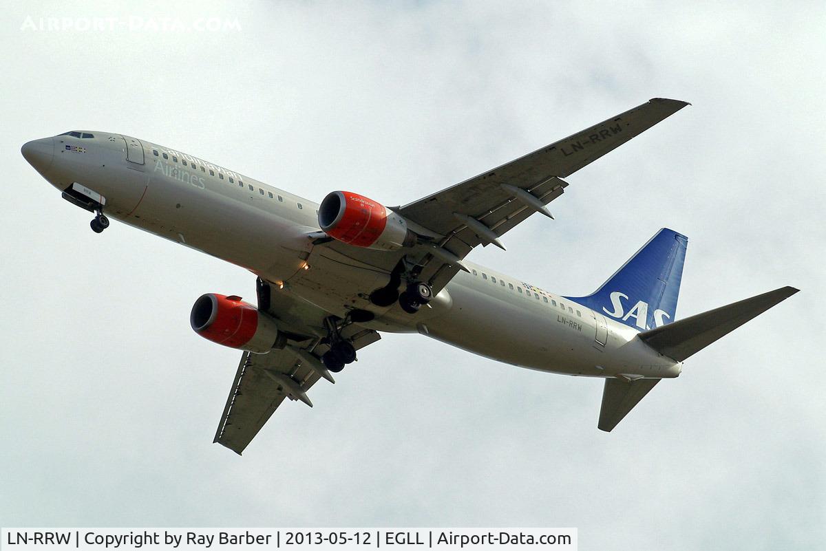 LN-RRW, 2004 Boeing 737-883 C/N 32277, Boeing 737-883 [32277] (SAS ScandInavian Airlines) Home~G 12/05/2013. On approach 27R.