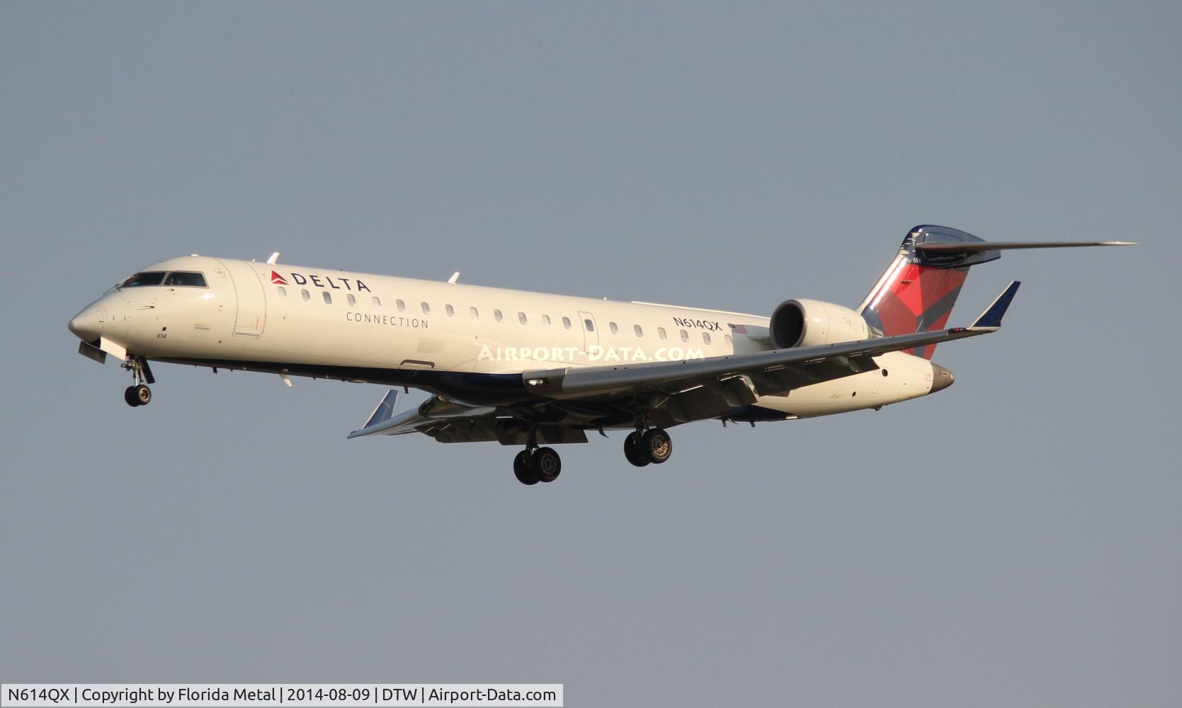 N614QX, 2002 Bombardier CRJ-701 (CL-600-2C10) Regional Jet C/N 10049, Delta Connection CRJ-700