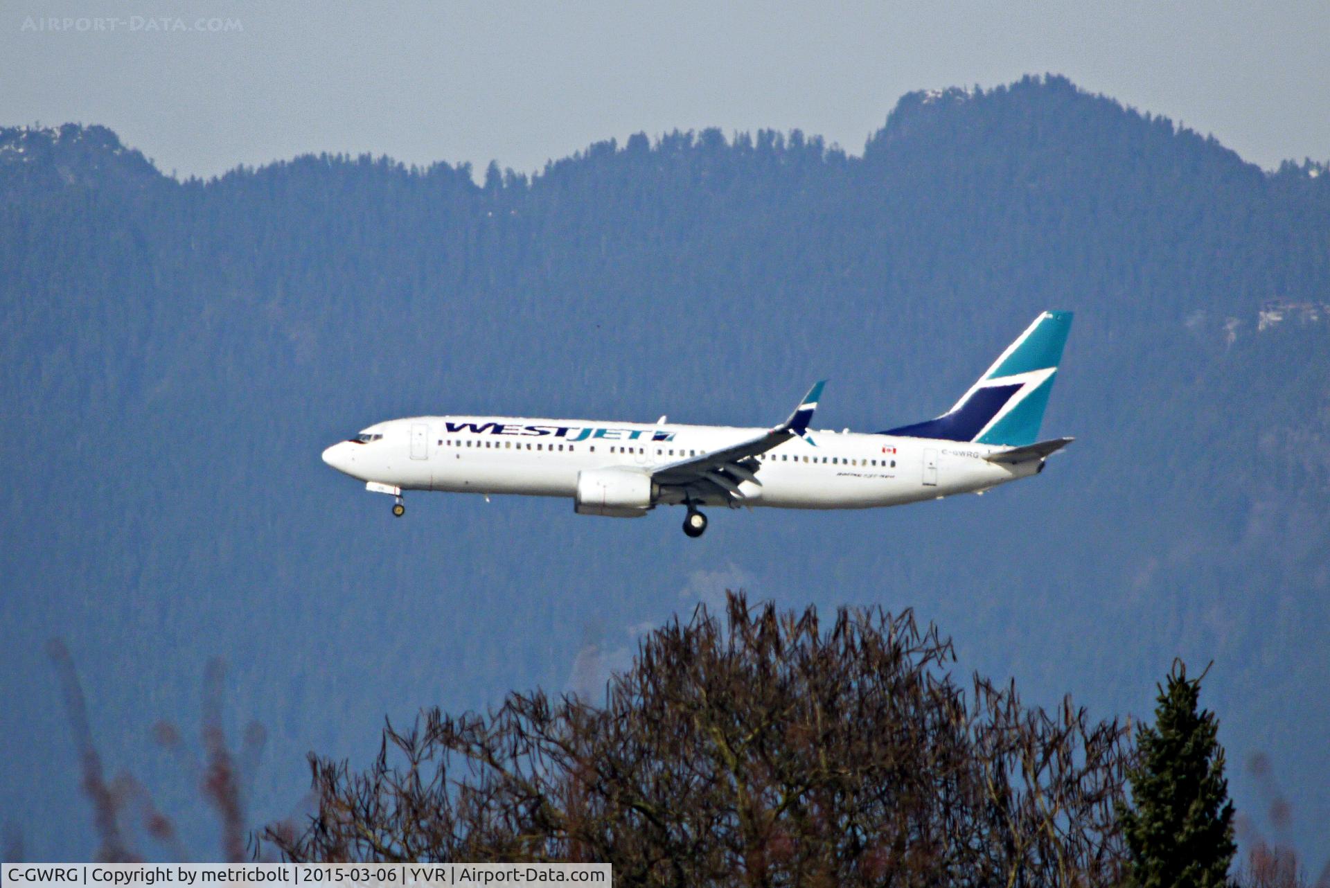 C-GWRG, 2012 Boeing 737-8CT C/N 39071, Landing at YVR