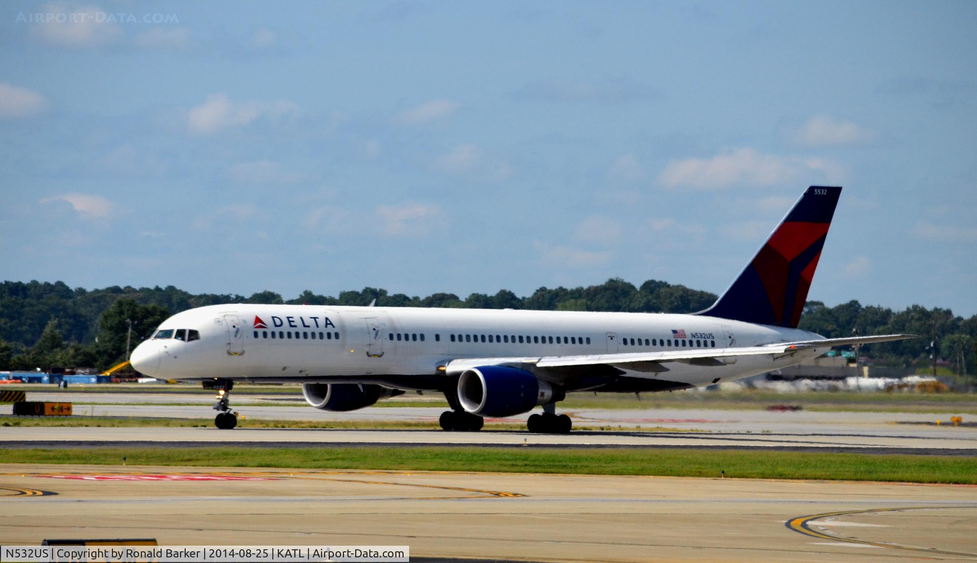 N532US, 1988 Boeing 757-251 C/N 24263, Taxi Atlanta