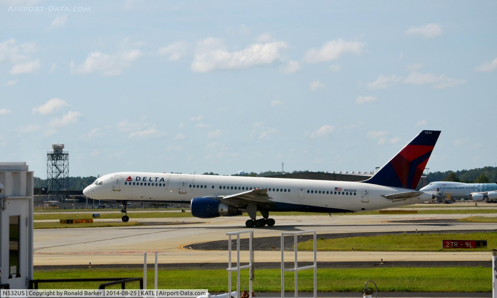 N532US, 1988 Boeing 757-251 C/N 24263, Nose wheel liftoff Atlanta