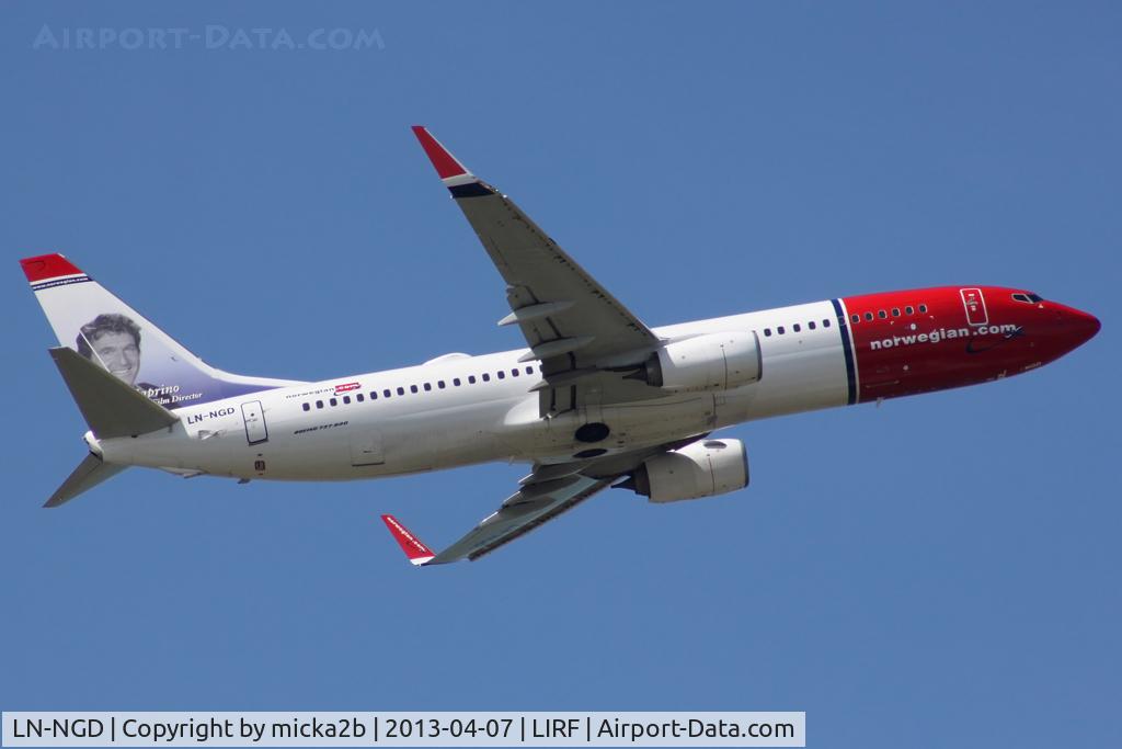 LN-NGD, 2012 Boeing 737-8JP C/N 39049/4161, Take off