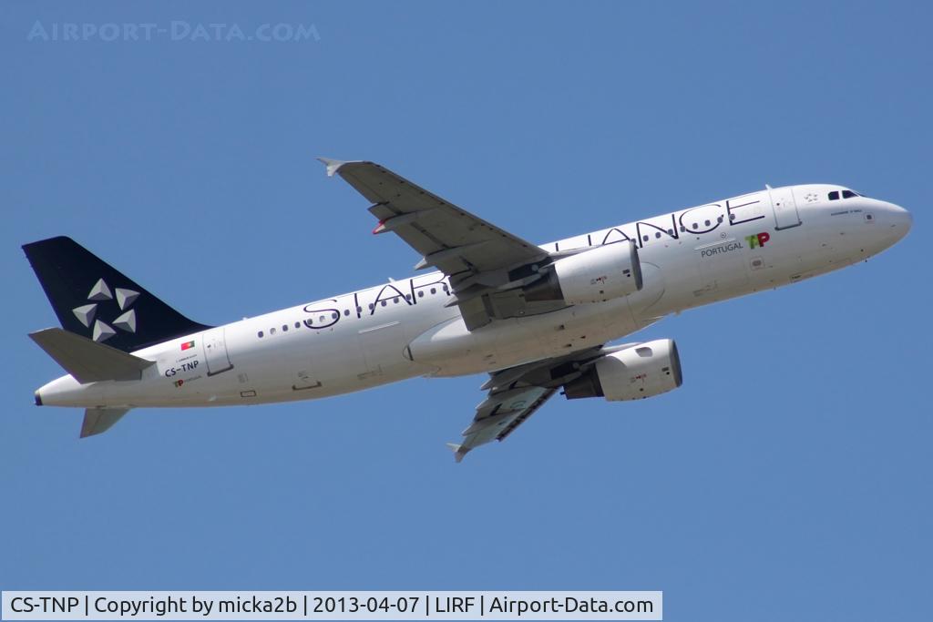 CS-TNP, 2004 Airbus A320-214 C/N 2178, Take off