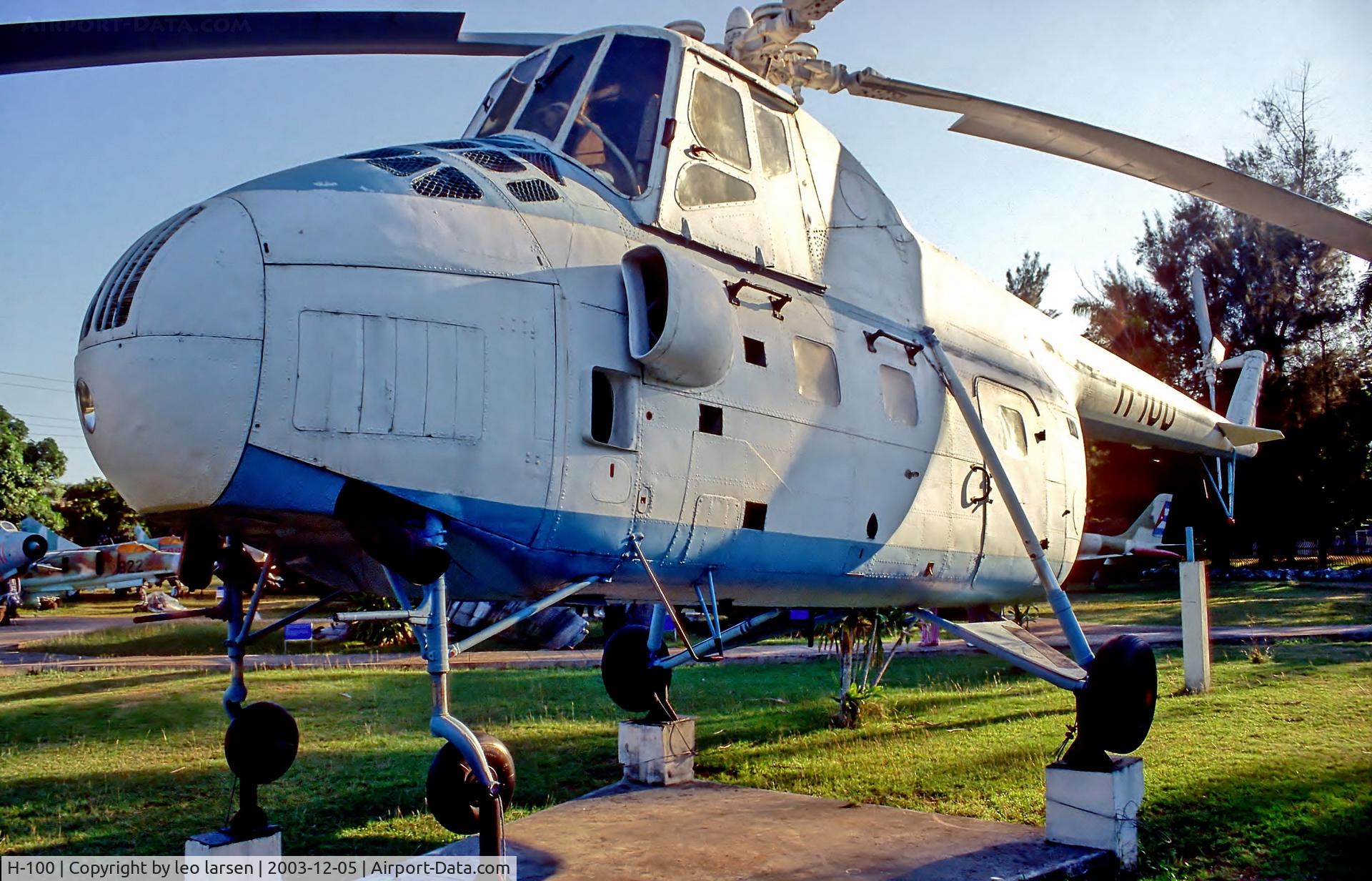 H-100, MIL MI-4P C/N Not found H-100, Museo del Aire Havana 5.12.03