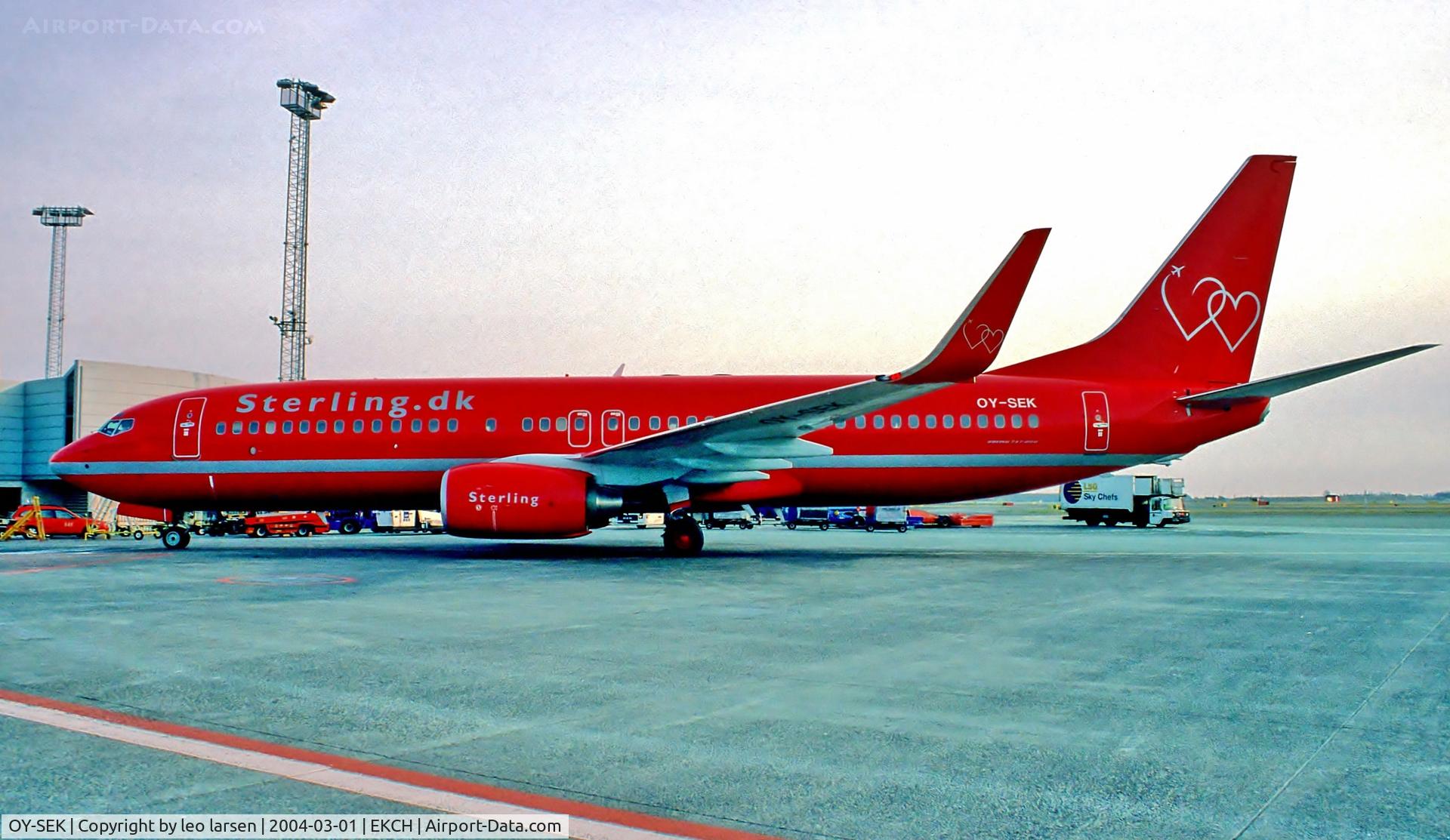 OY-SEK, 2004 Boeing 737-86Q C/N 30292, Copenhagen Kastrup 1.3.04