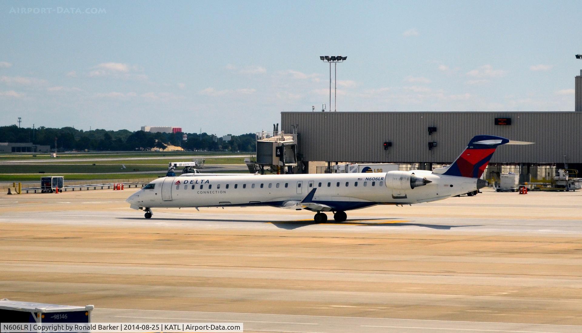N606LR, 2008 Bombardier CRJ-900ER (CL-600-2D24) C/N 15173, Taxi Atlanta