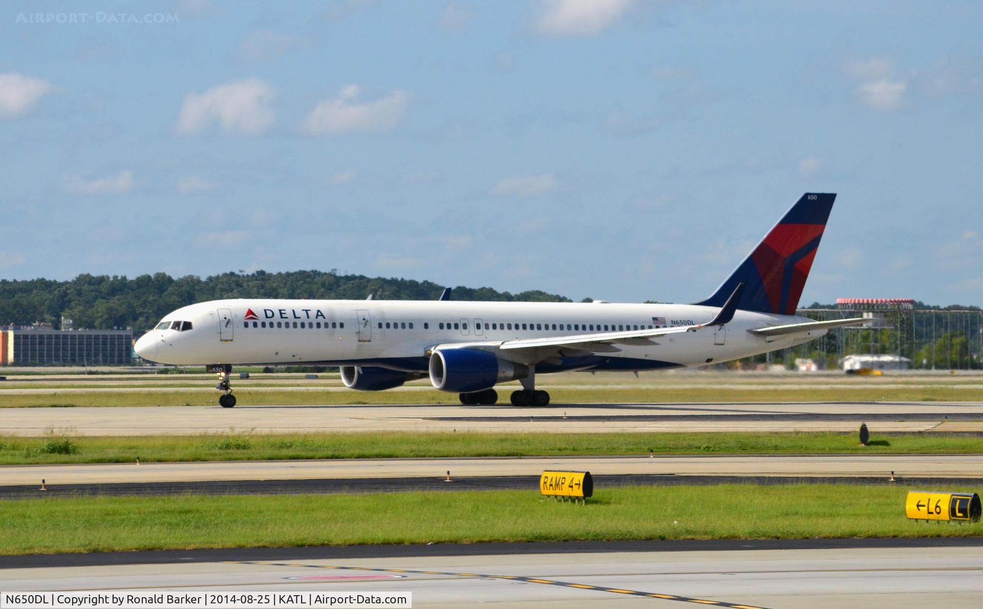N650DL, 1989 Boeing 757-232 C/N 24390, Takeoff roll Atlanta