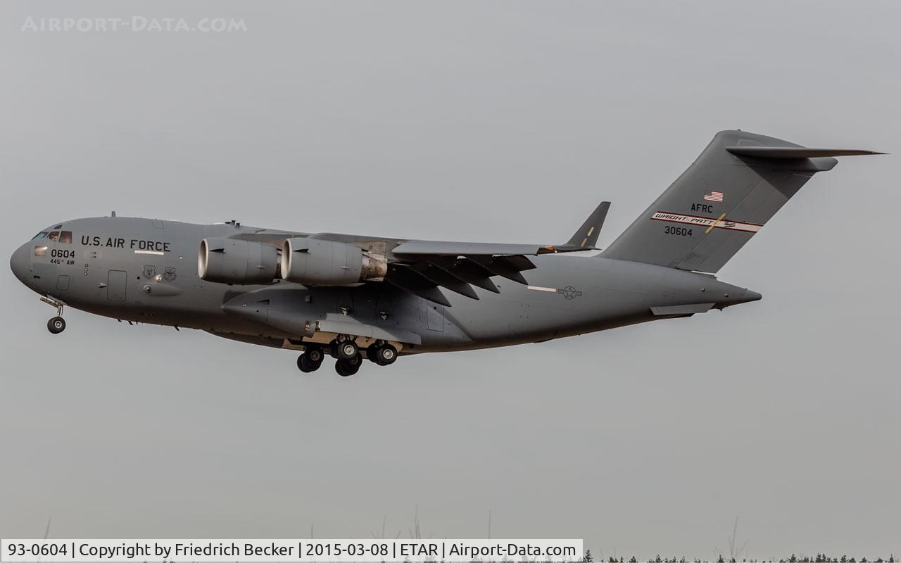 93-0604, 1994 McDonnell Douglas C-17A Globemaster III C/N F-23/P-20, on final RW26