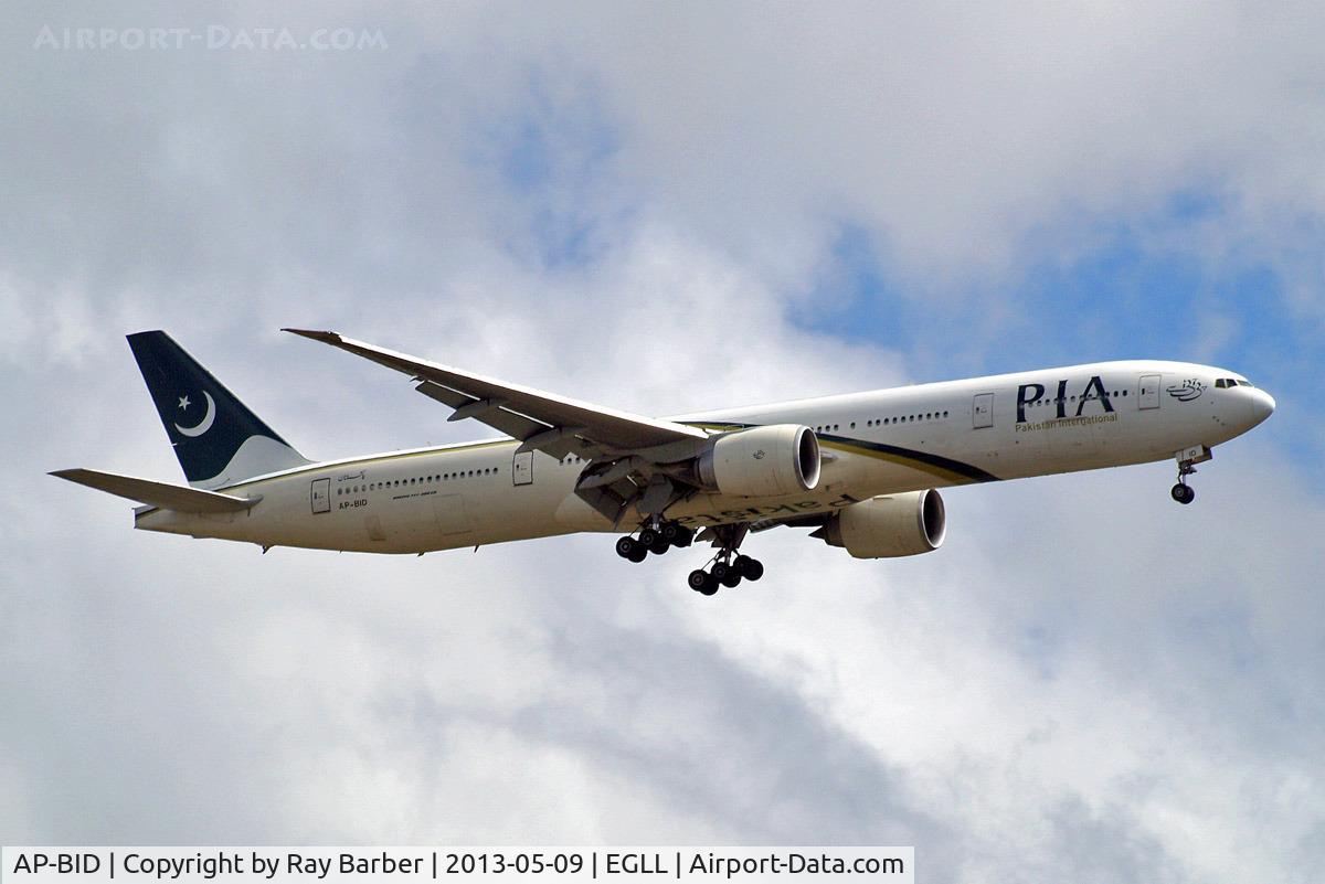 AP-BID, 2008 Boeing 777-340/ER C/N 33780, Boeing 777-340ER [33780] (Pakistan International Airlines) Home~G 09/05/2013 On approach 27L.