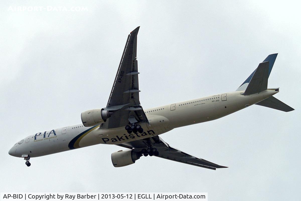 AP-BID, 2008 Boeing 777-340/ER C/N 33780, Boeing 777-340ER [33780] (Pakistan International Airlines) Home~G 12/05/2013. On approach 27R.