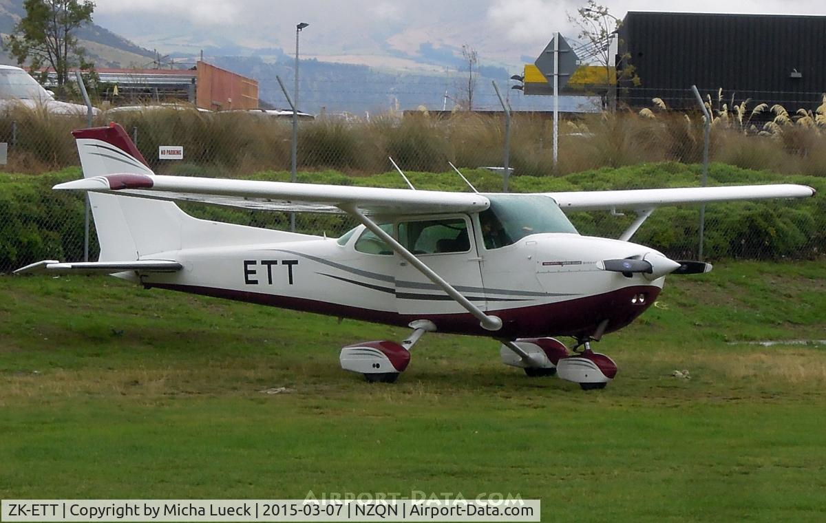 ZK-ETT, Cessna 172P C/N 17274937, At Queenstown