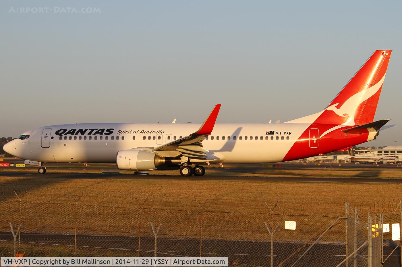 VH-VXP, 2003 Boeing 737-838 C/N 33722, taxiing to 34R
