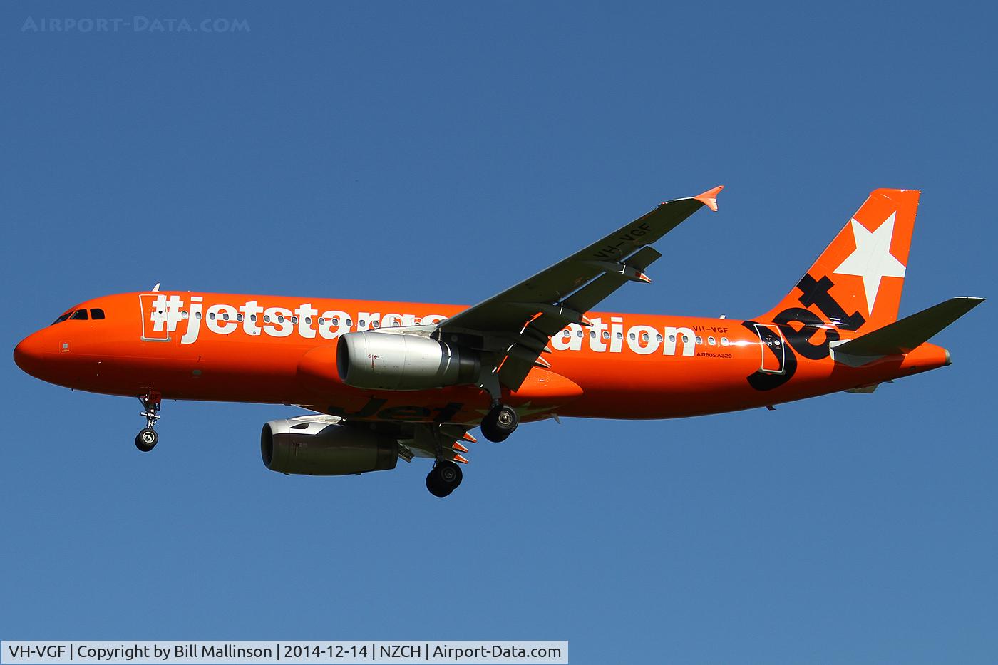 VH-VGF, 2010 Airbus A320-214 C/N 4497, finals to 02