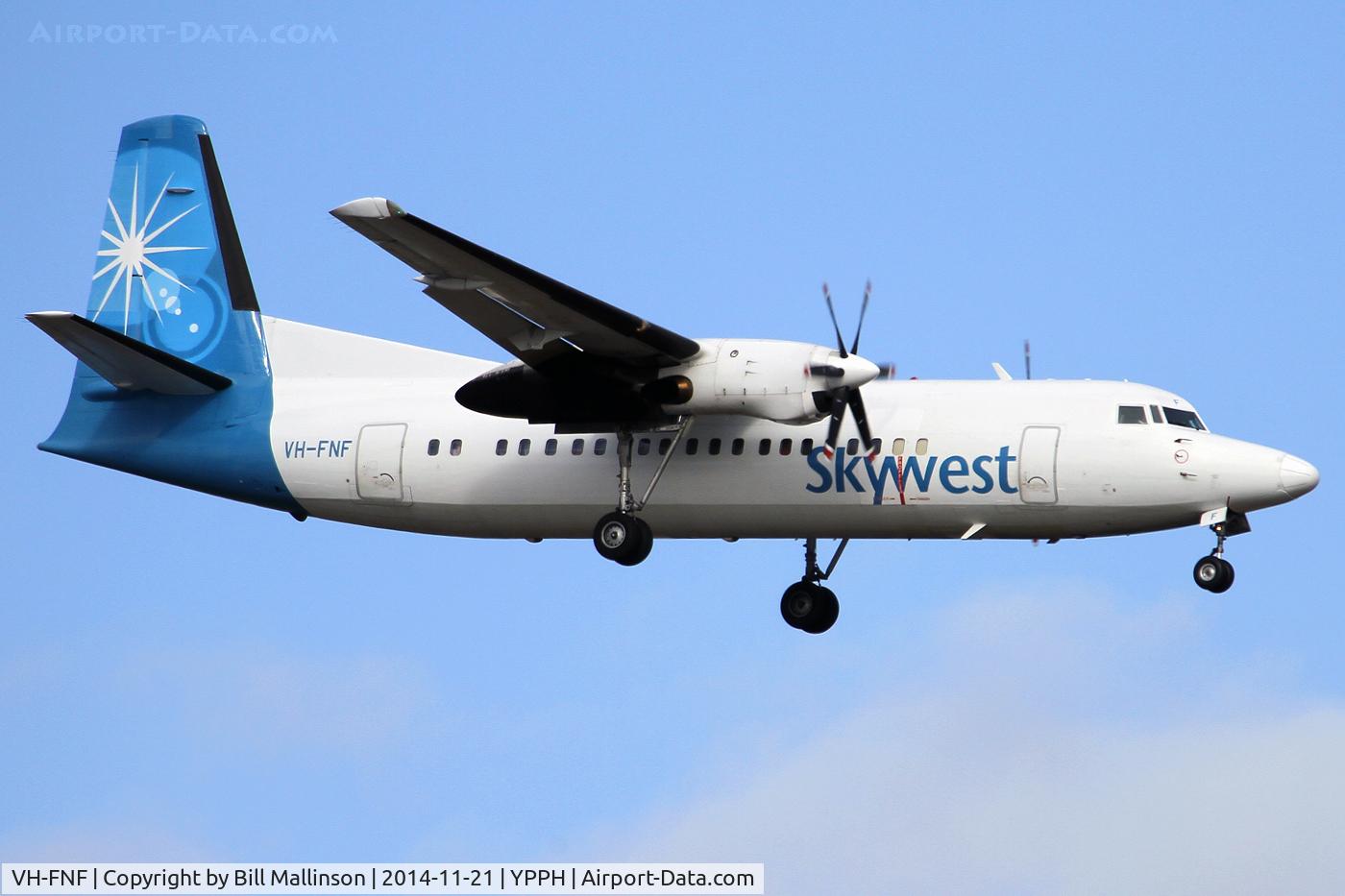 VH-FNF, 1987 Fokker 50 C/N 20111, finals to 21