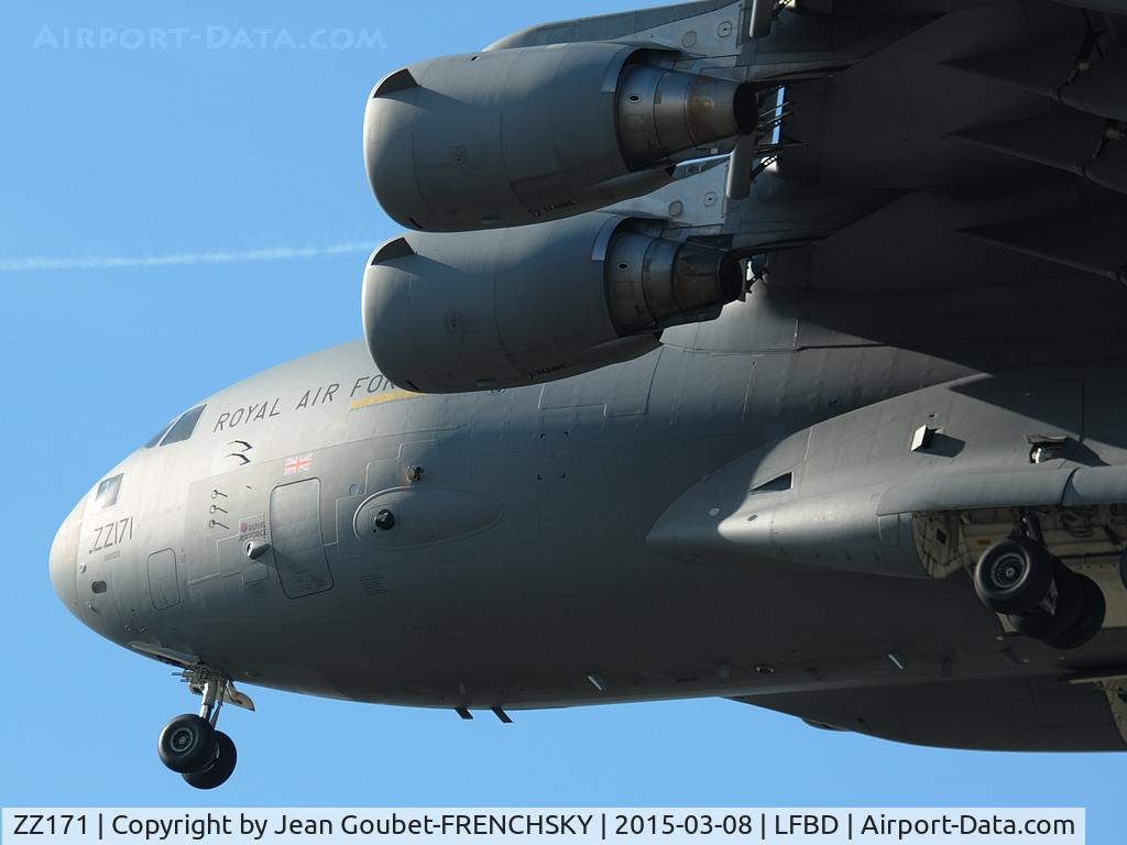 ZZ171, 2000 Boeing C-17A Globemaster III C/N F-007, RAF landing 23 from Chateauroux