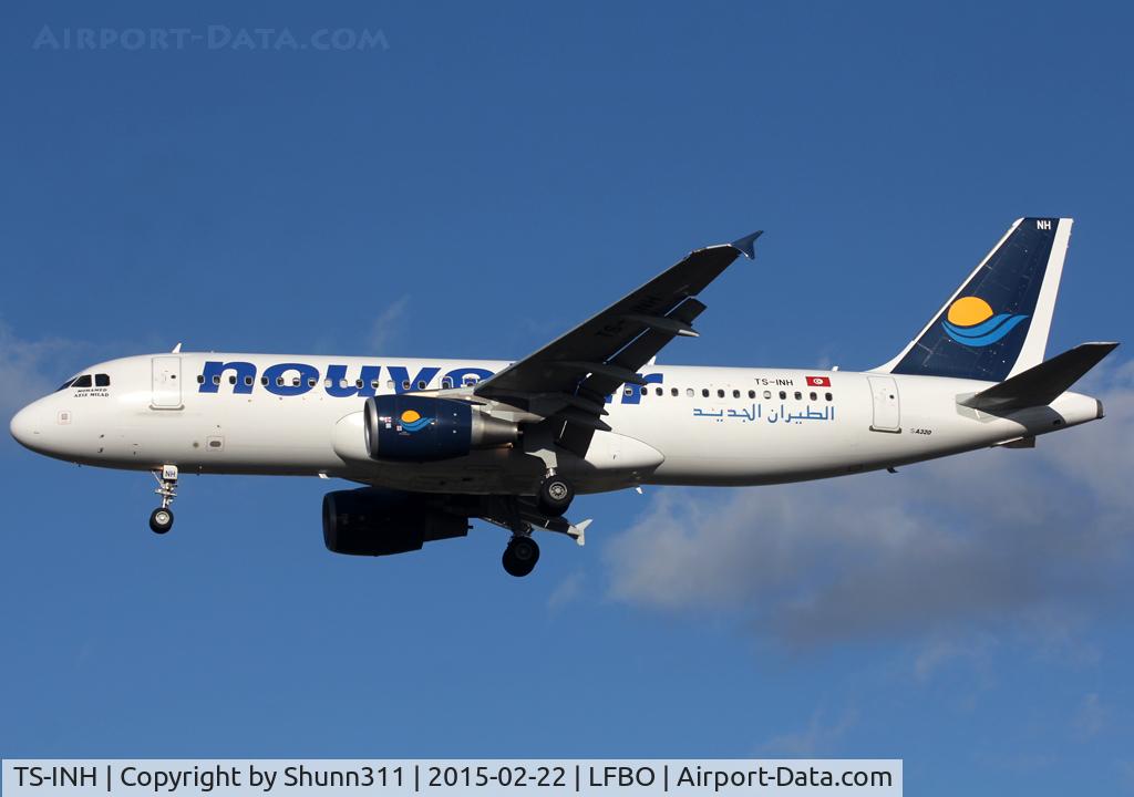 TS-INH, 2011 Airbus A320-214 C/N 4623, Landing rwy 32L