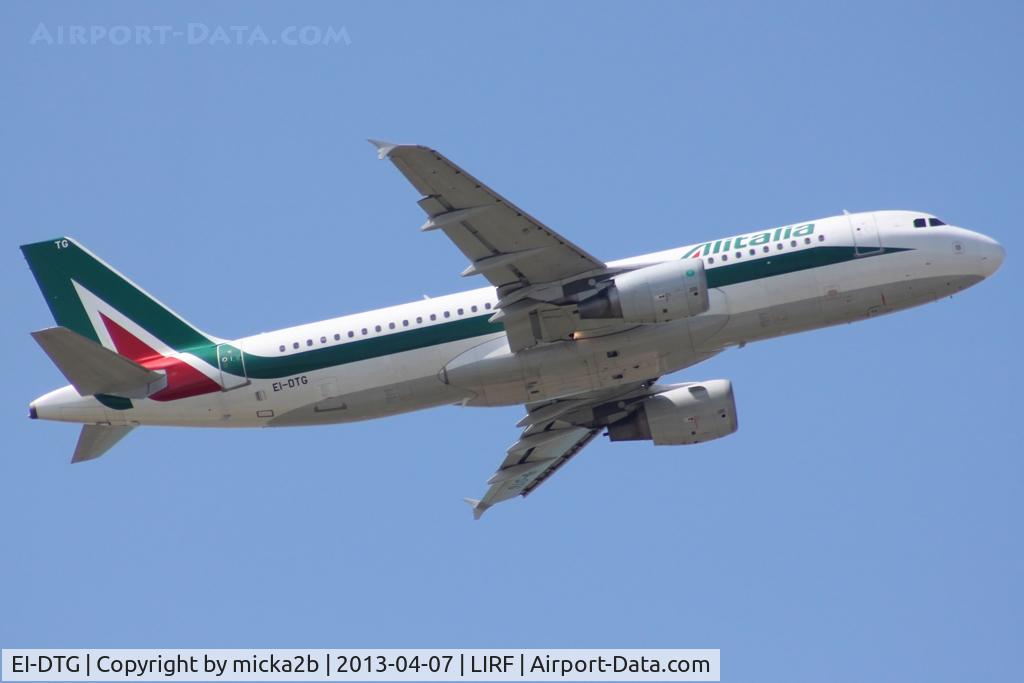 EI-DTG, 2009 Airbus A320-216 C/N 3921, Take off