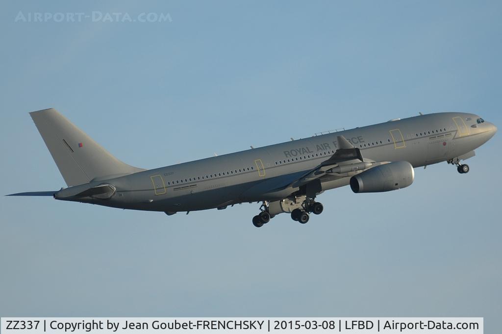 ZZ337, 2012 Airbus KC3 Voyager (A330-243MRTT) C/N 1390, RAF take off 23