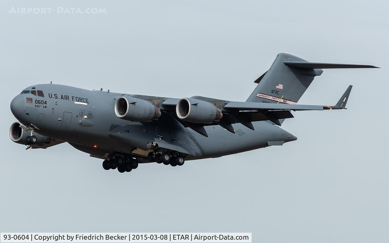93-0604, 1994 McDonnell Douglas C-17A Globemaster III C/N F-23/P-20, on final RW26