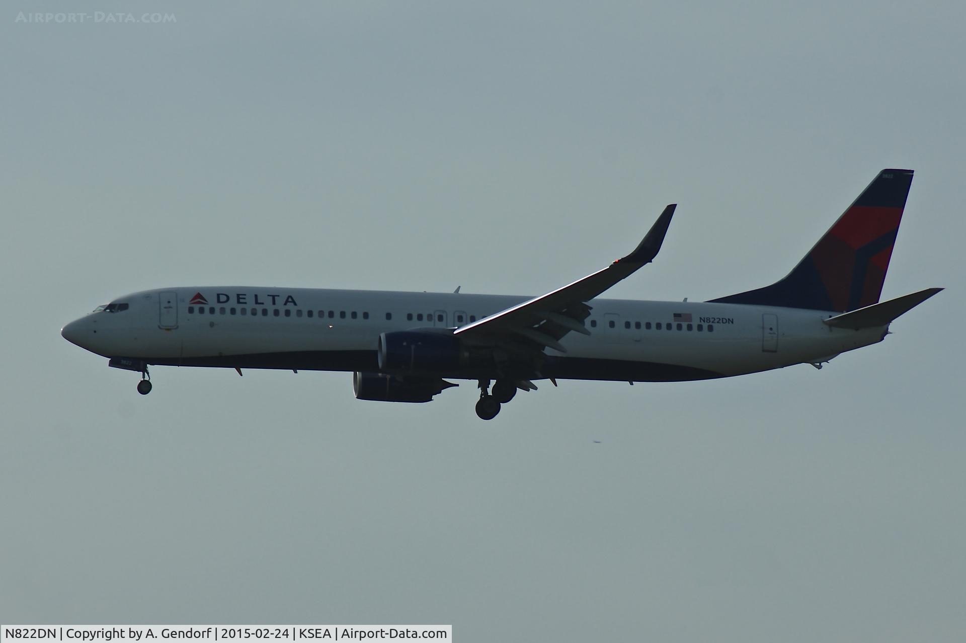N822DN, 2014 Boeing 737-932/ER C/N 33933, Delta, is here on short finals at Seattle-Tacoma Int'l(KSEA)