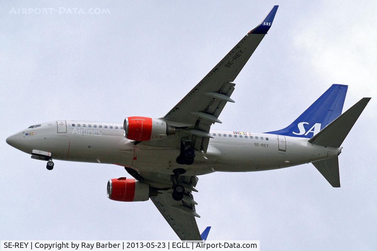 SE-REY, 2002 Boeing 737-76N C/N 32737, Boeing 737-76N [32737] (SAS Scandinavian Airlines) Home~G 23/05/2013. On approach 27R.