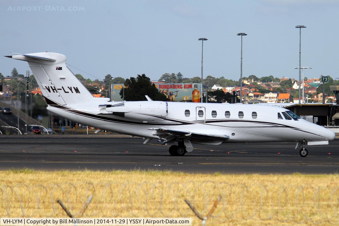 VH-LYM, 1999 Cessna 650 Citation VII C/N 650-7095, taxiing from 34R