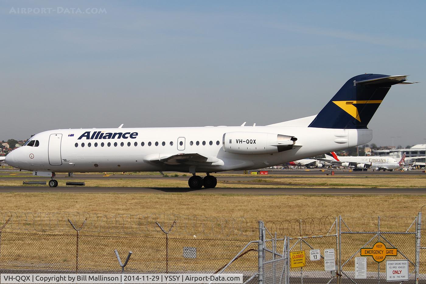 VH-QQX, 1996 Fokker 70 (F-28-0070) C/N 11571, taxiing to 34R