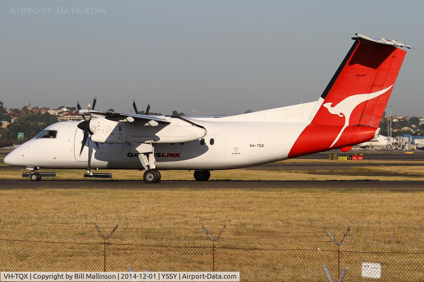 VH-TQX, 1996 De Havilland Canada DHC-8-202 Dash 8 C/N 439, taxiing to 34R