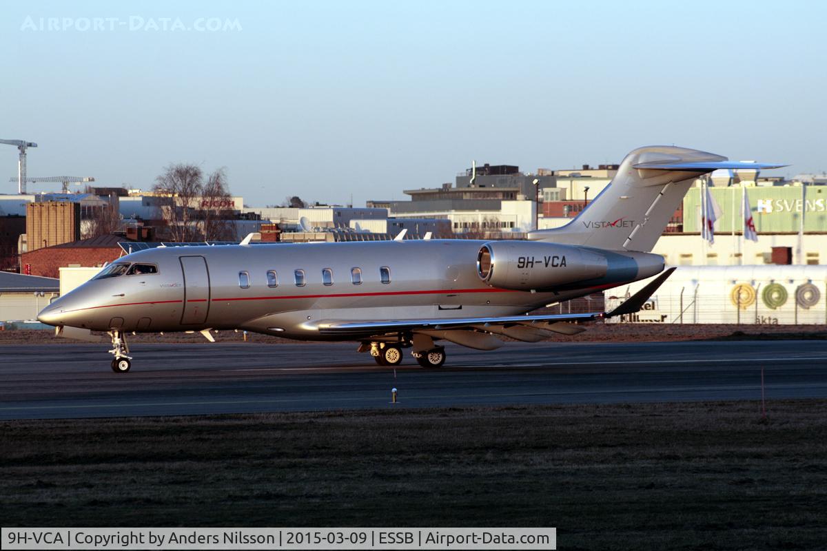 9H-VCA, 2014 Bombardier Challenger 350 (BD-100-1A10) C/N 20513, Lining up runway 30.