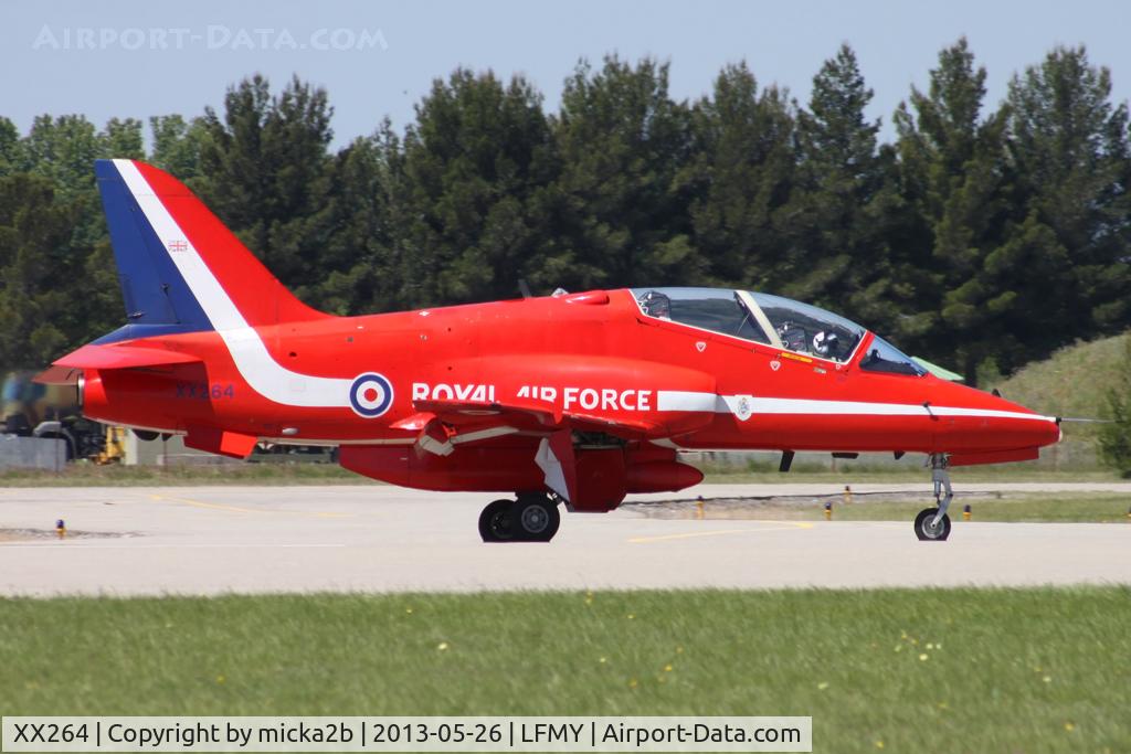 XX264, 1978 Hawker Siddeley Hawk T.1A C/N 100/312100, Taxiing