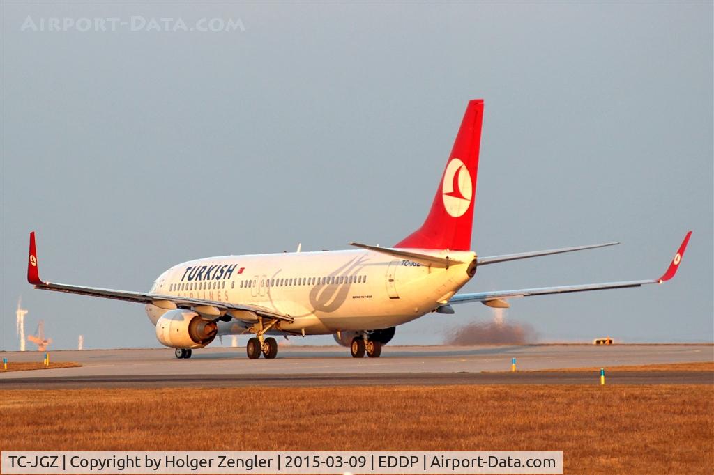 TC-JGZ, 2008 Boeing 737-8F2 C/N 35789, Crawling along twy Alpha 8, expecting a quick departure on rwy 26R...