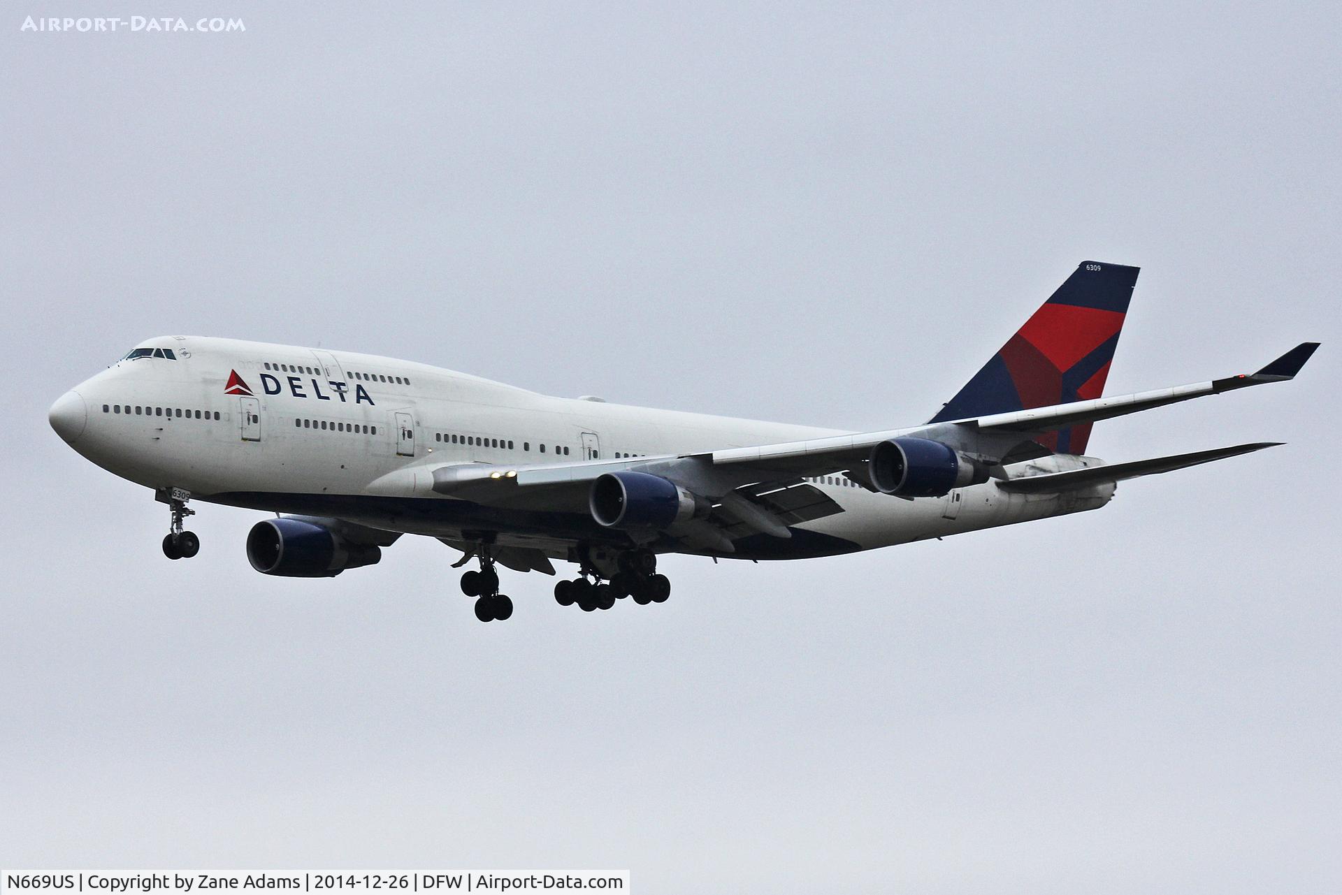 N669US, 1990 Boeing 747-451 C/N 24224, Landing at DFW Airport