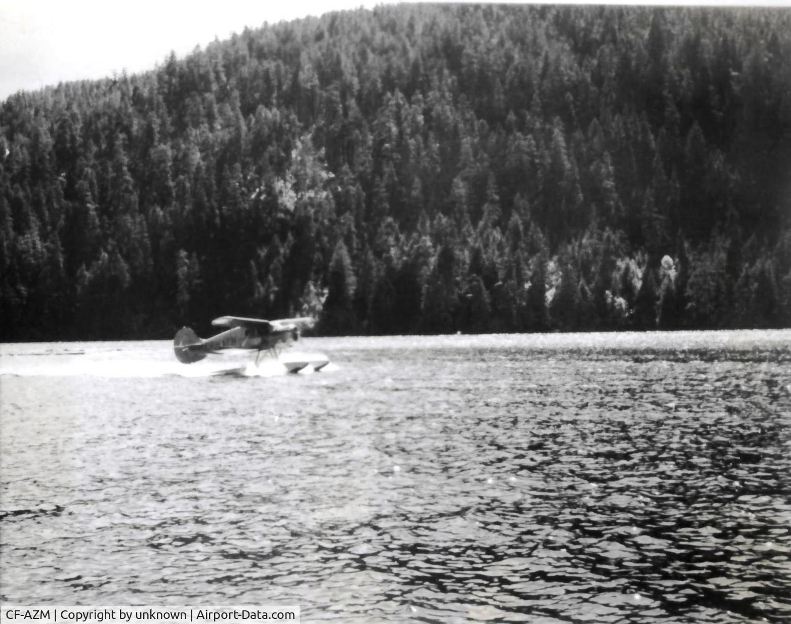 CF-AZM, Waco EQC-6 C/N 4479, Fuzzy photo from 1940 Can this be CF-AZM?