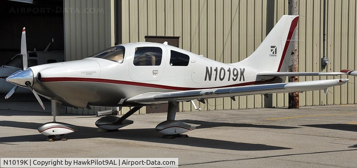 N1019K, 2008 Cessna LC42-550FG C/N 421004, Now with deicing gear installed.