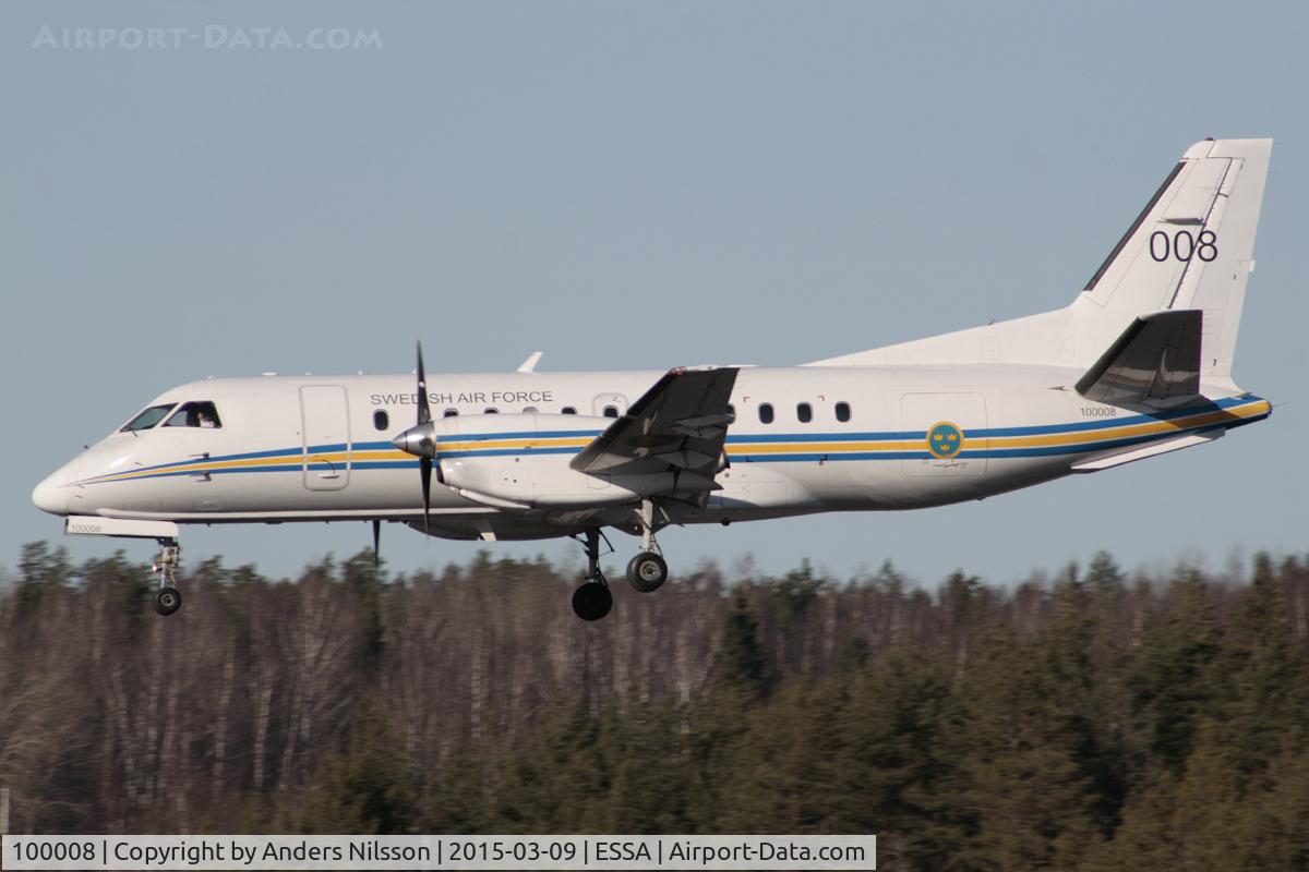 100008, 1995 Saab Tp100C (340BPlus) C/N 340B-367, On short final runway 26.